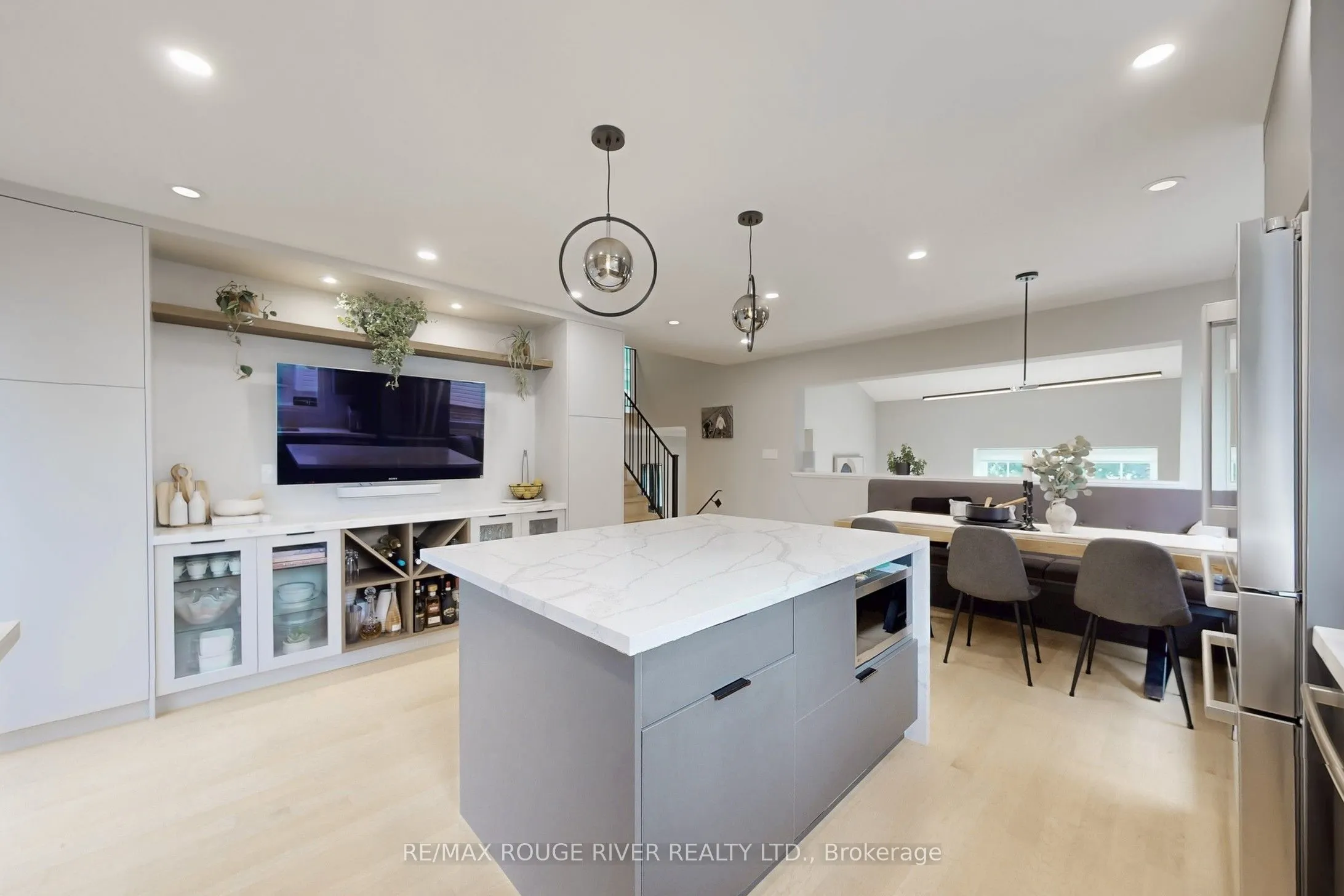 1773 Bronte Square