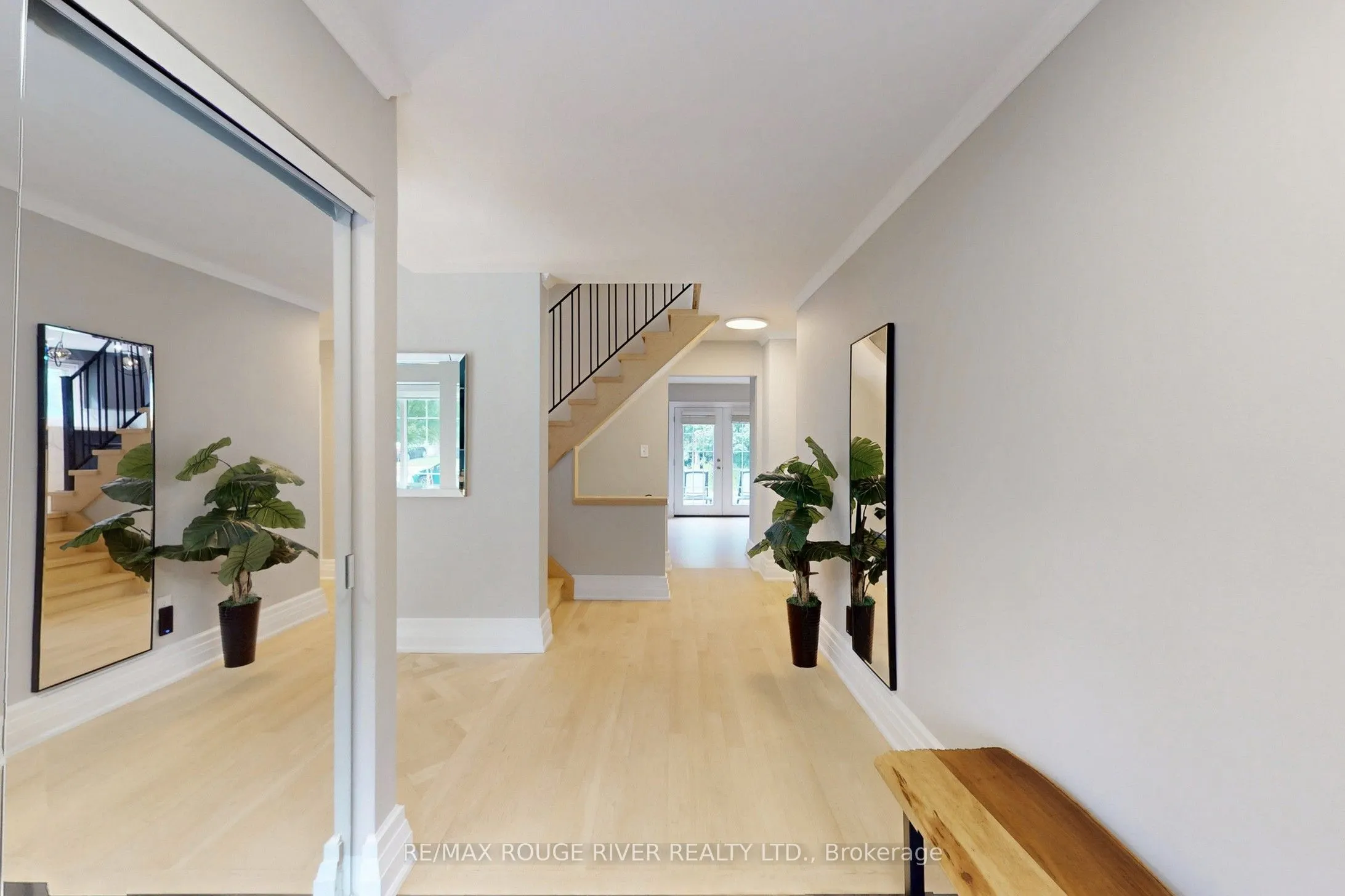 1773 Bronte Square