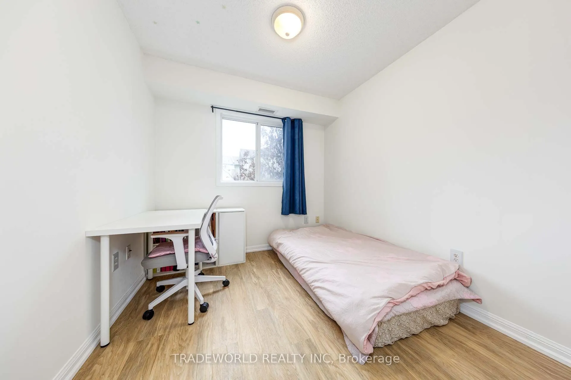 5225 Finch Avenue E, #201