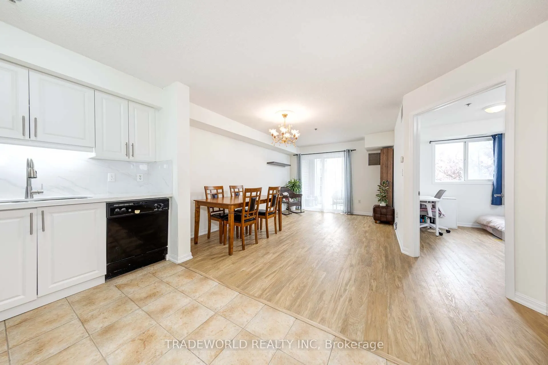 5225 Finch Avenue E, #201