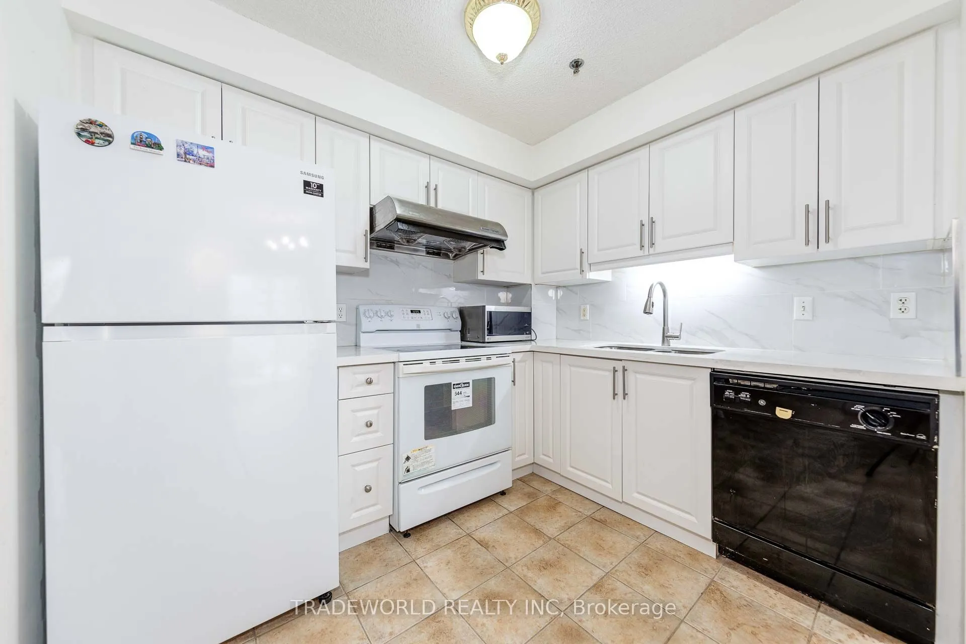 5225 Finch Avenue E, #201