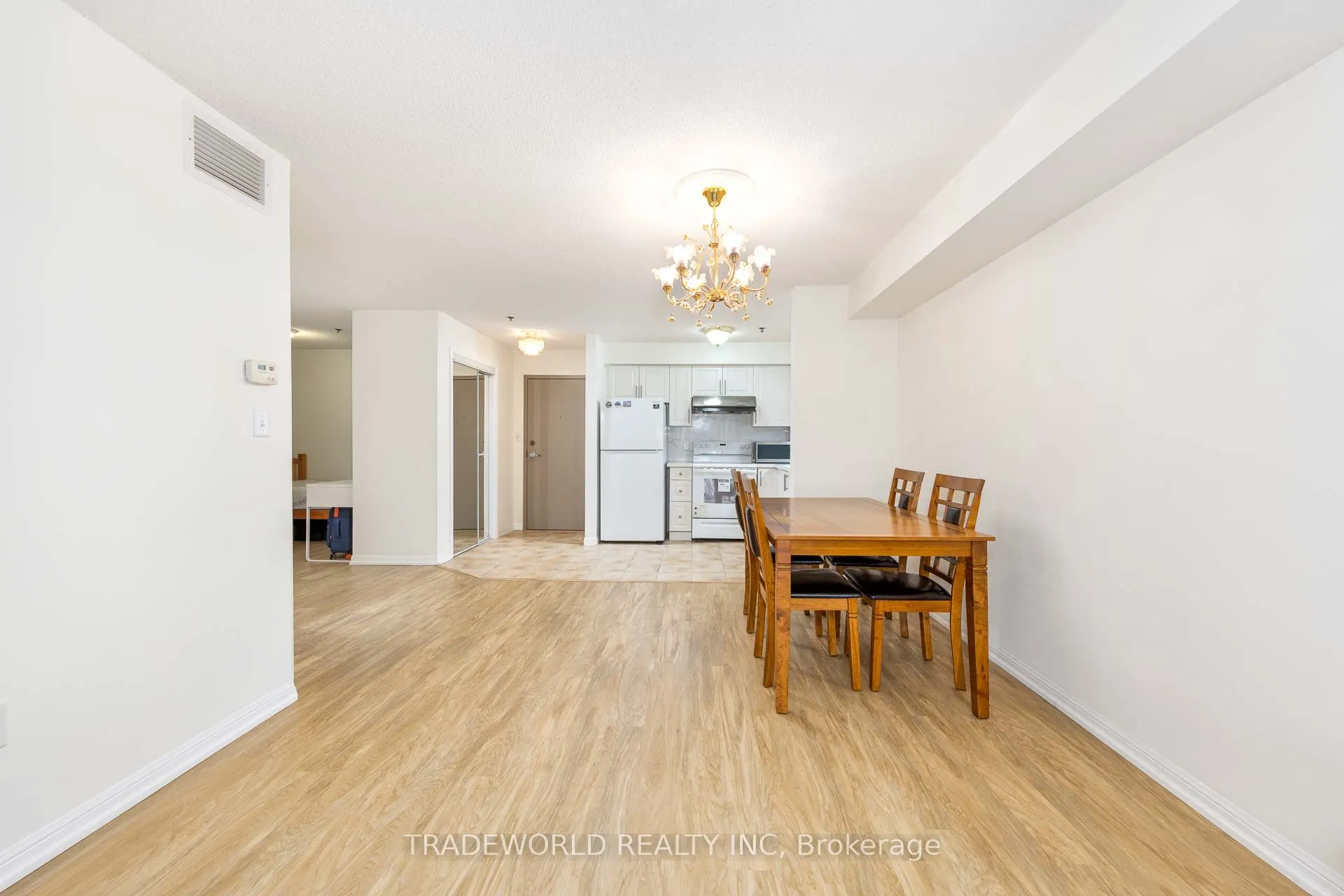 5225 Finch Avenue E, #201