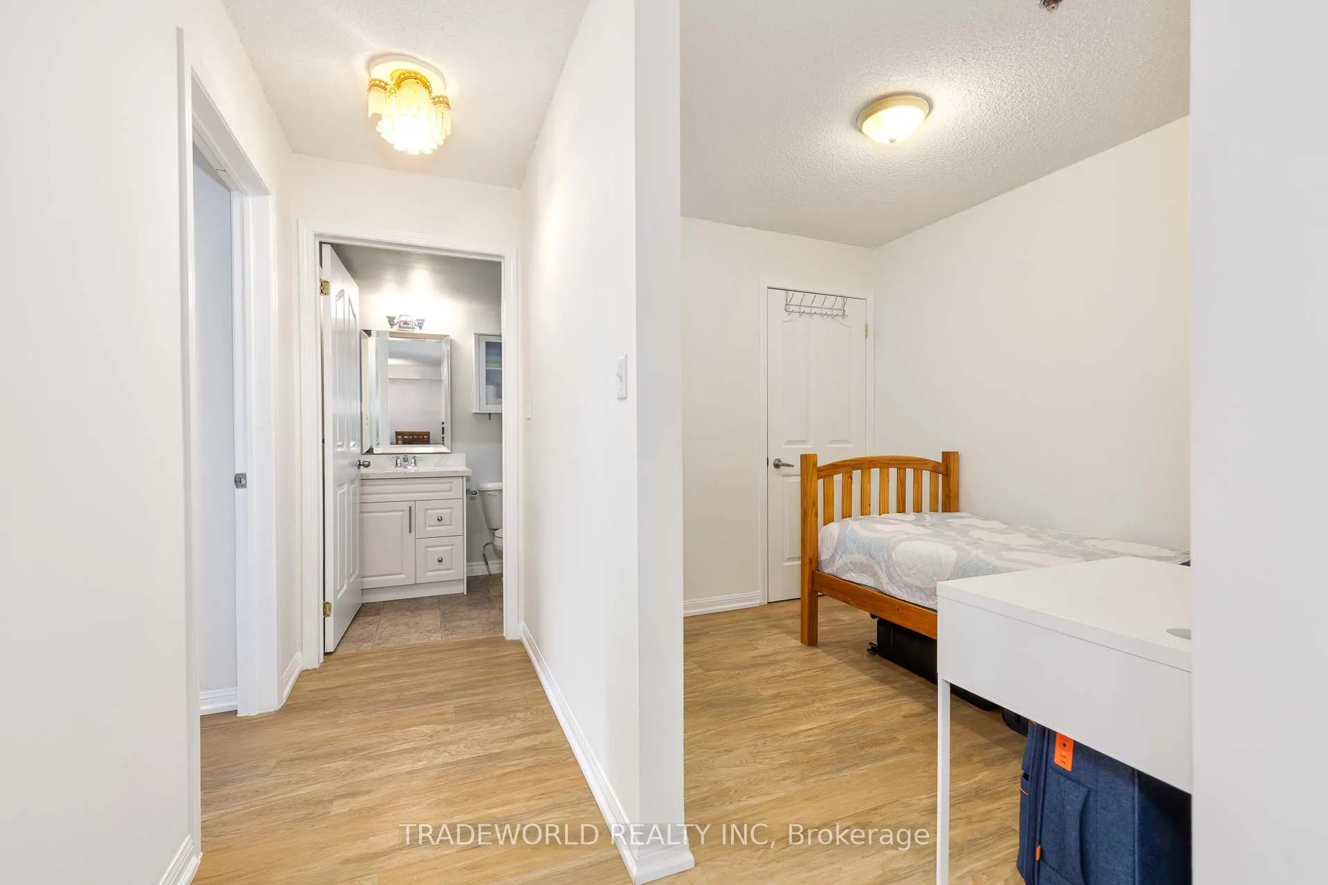 5225 Finch Avenue E, #201