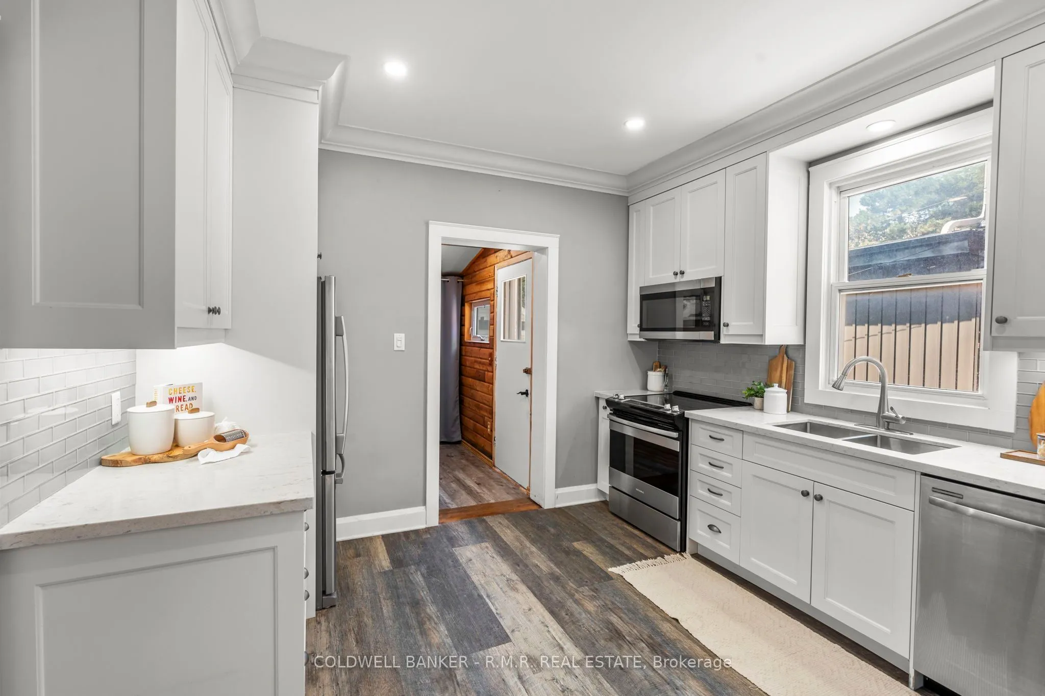 135 Brock Street E