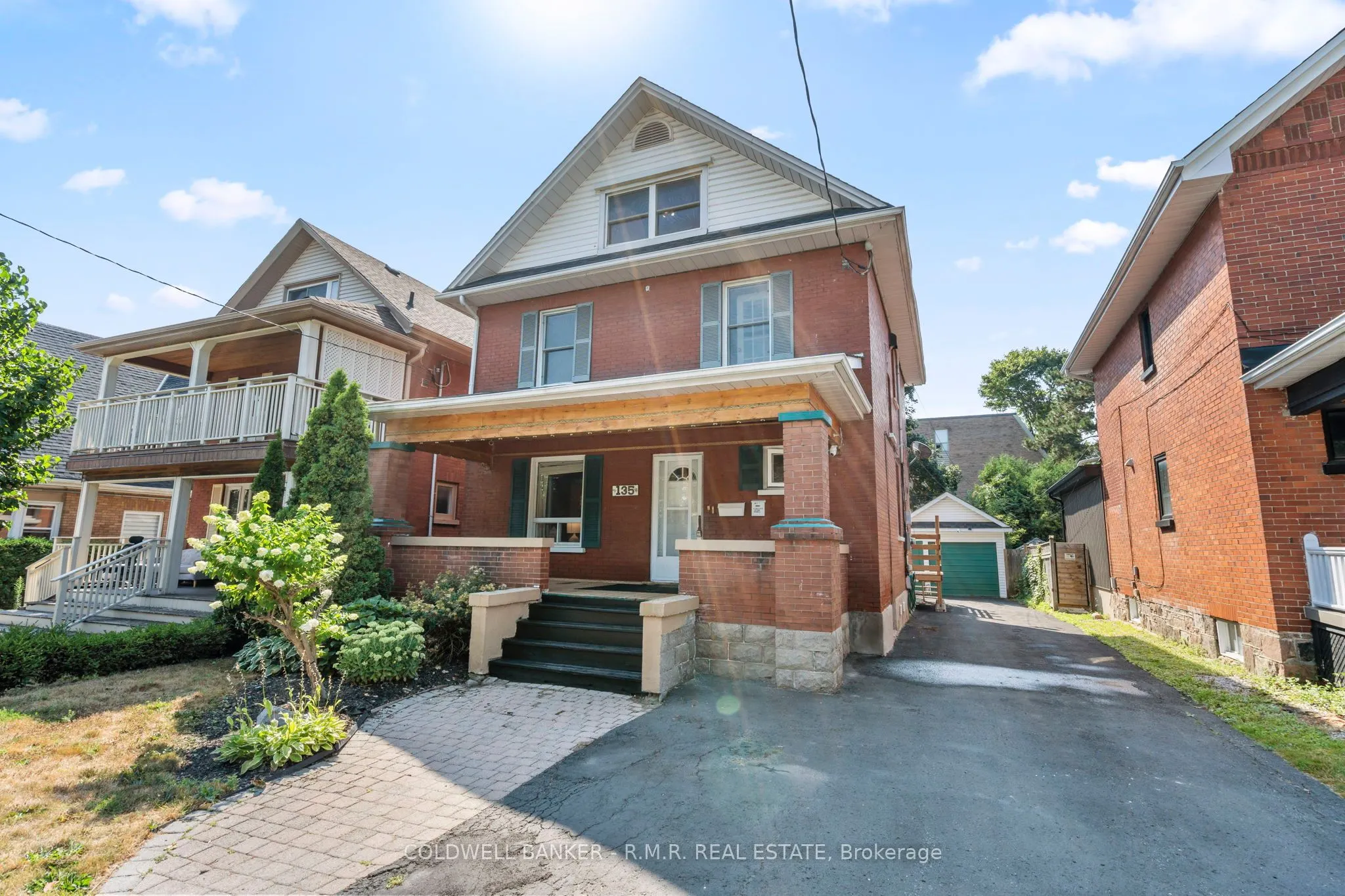 135 Brock Street E