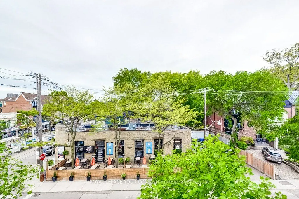 1960 Queen Street E, #306