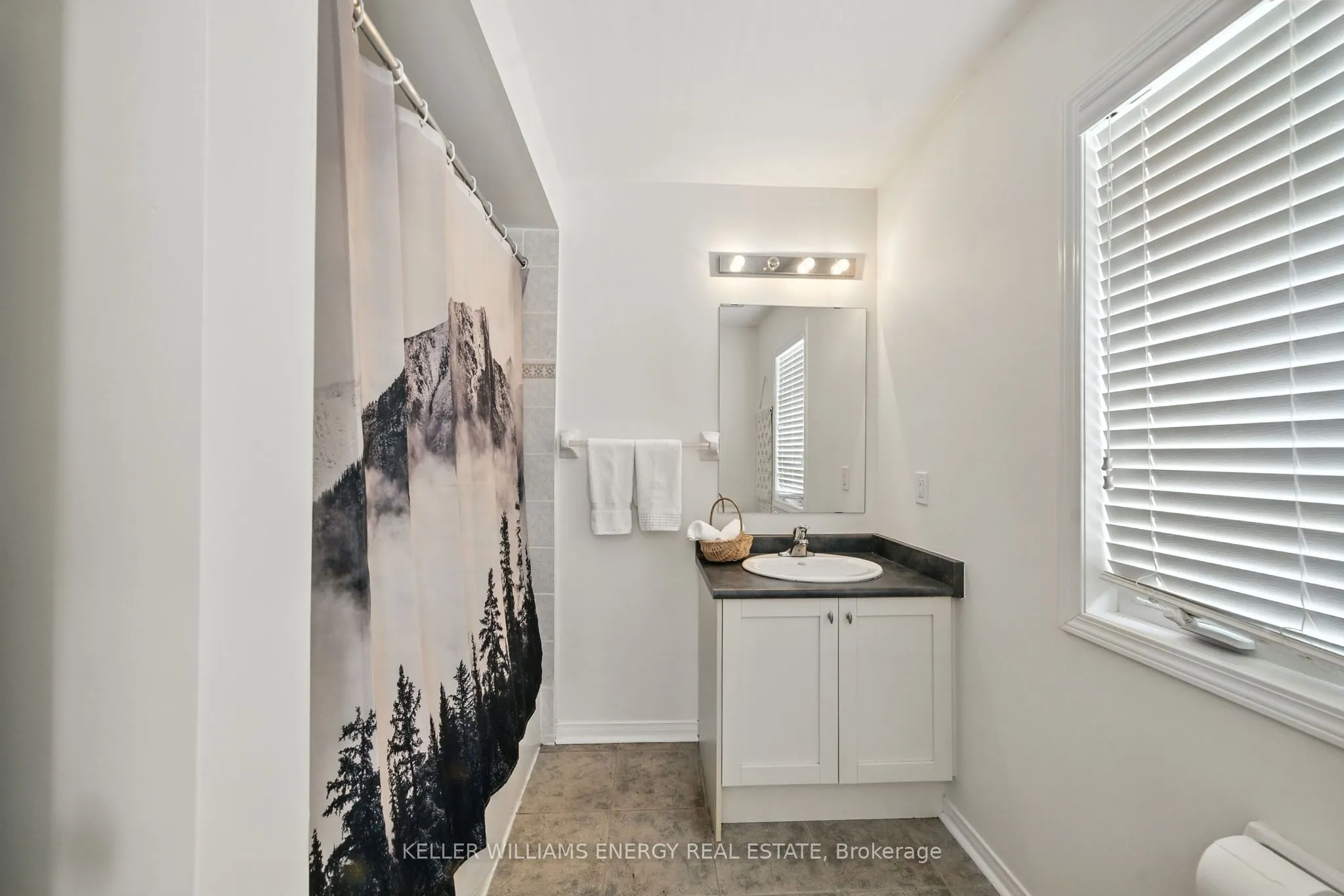 1790 Finch Avenue, #15