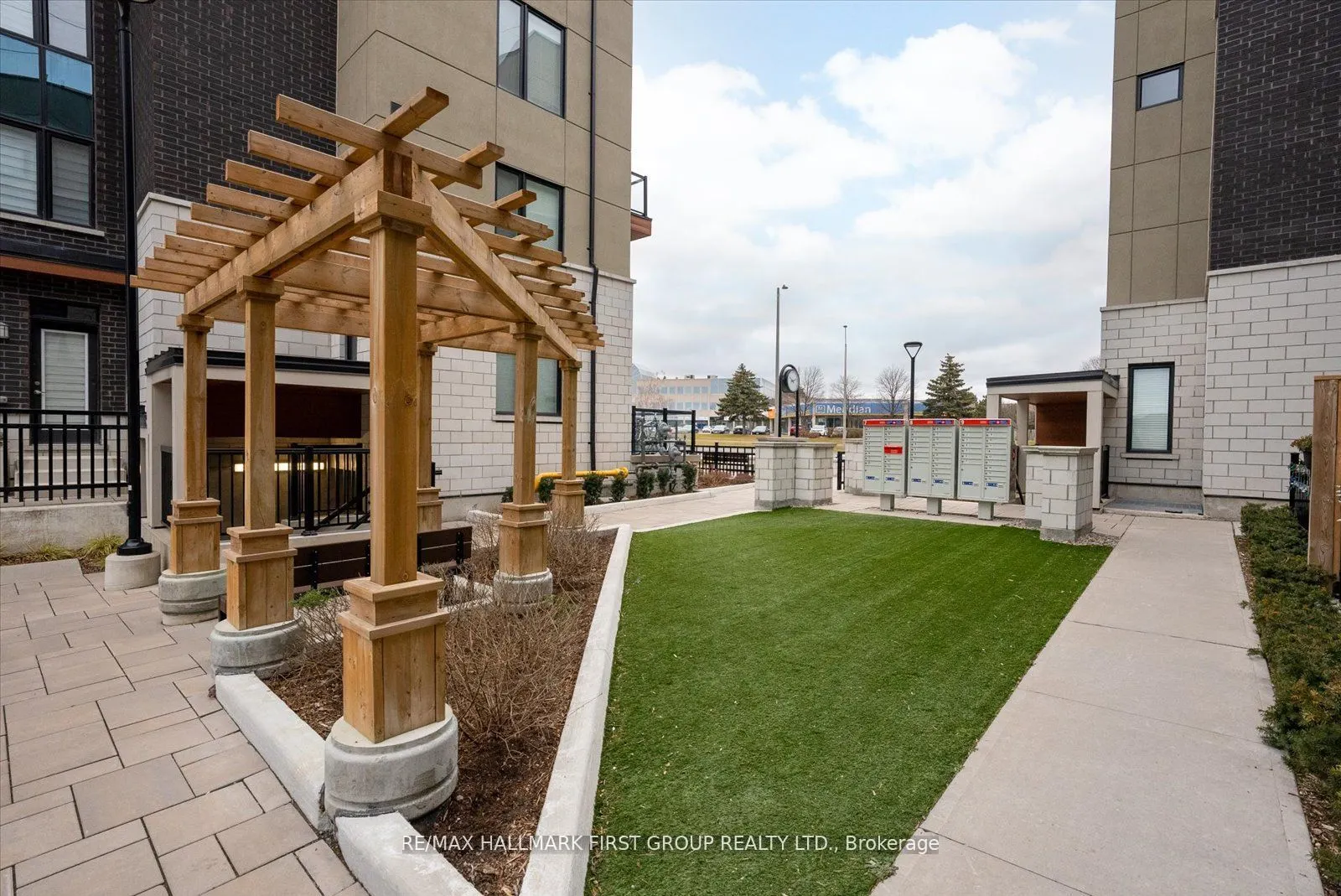 1555 Kingston Road, #405