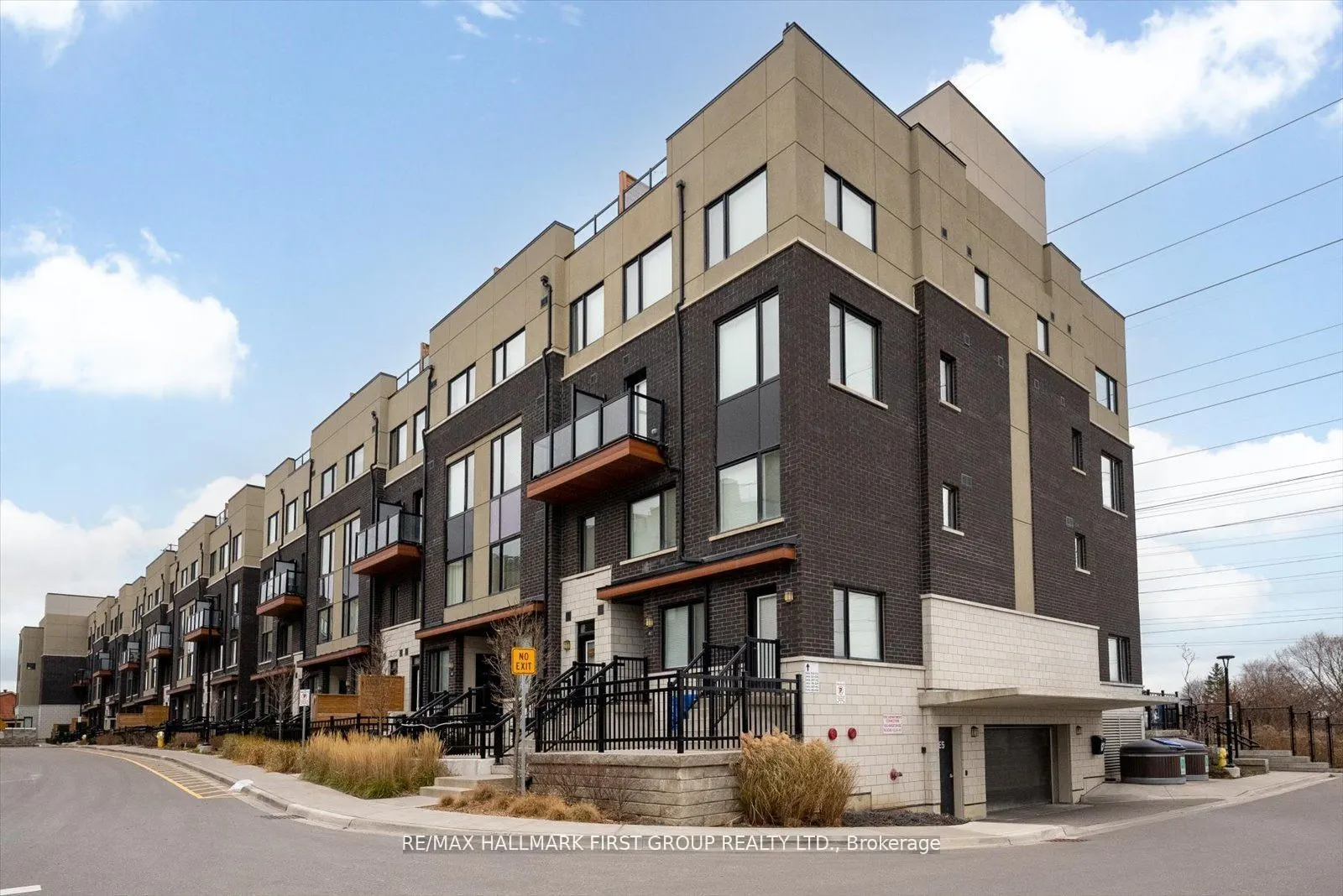 1555 Kingston Road, #405