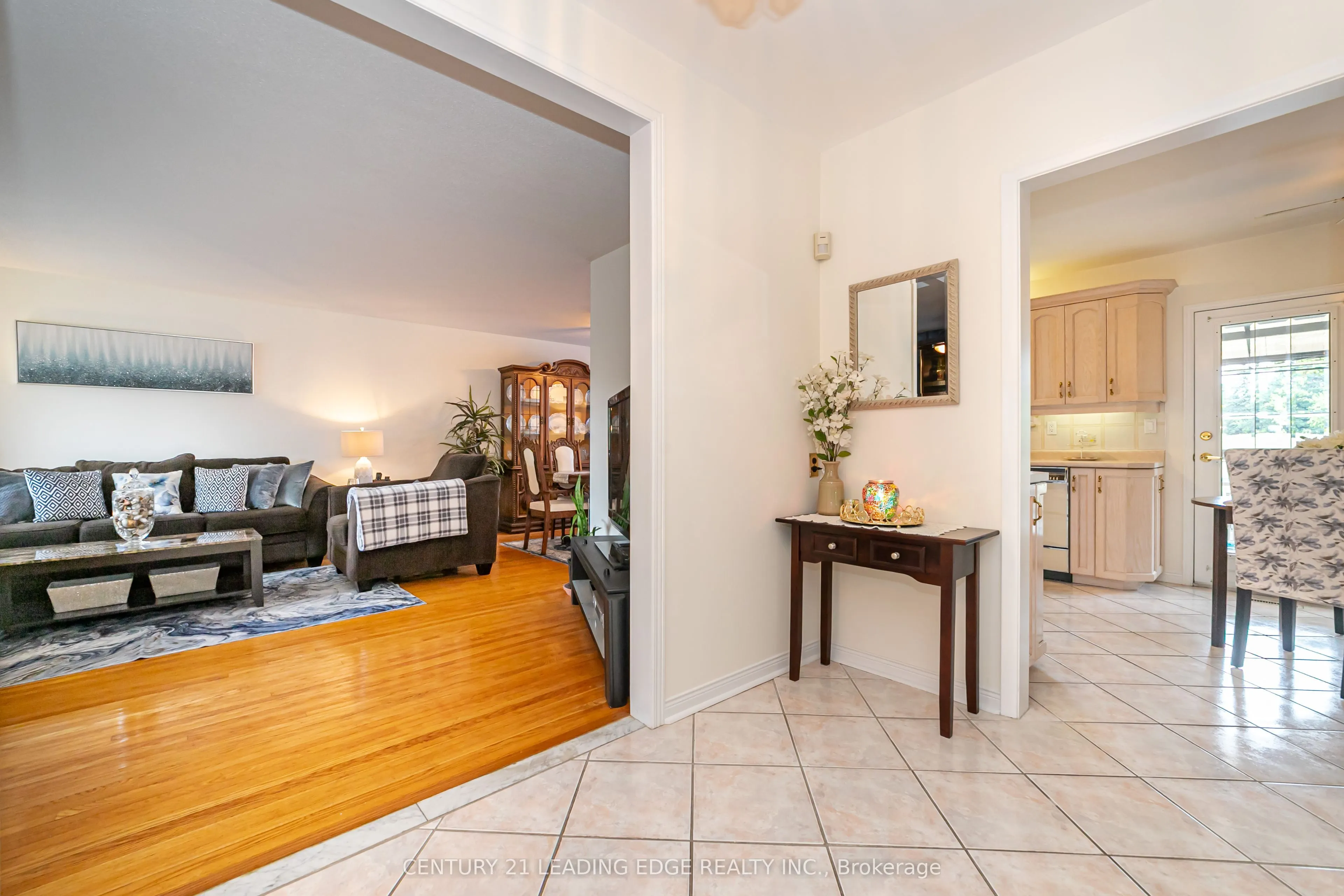 43 GLENDOWER Circuit
