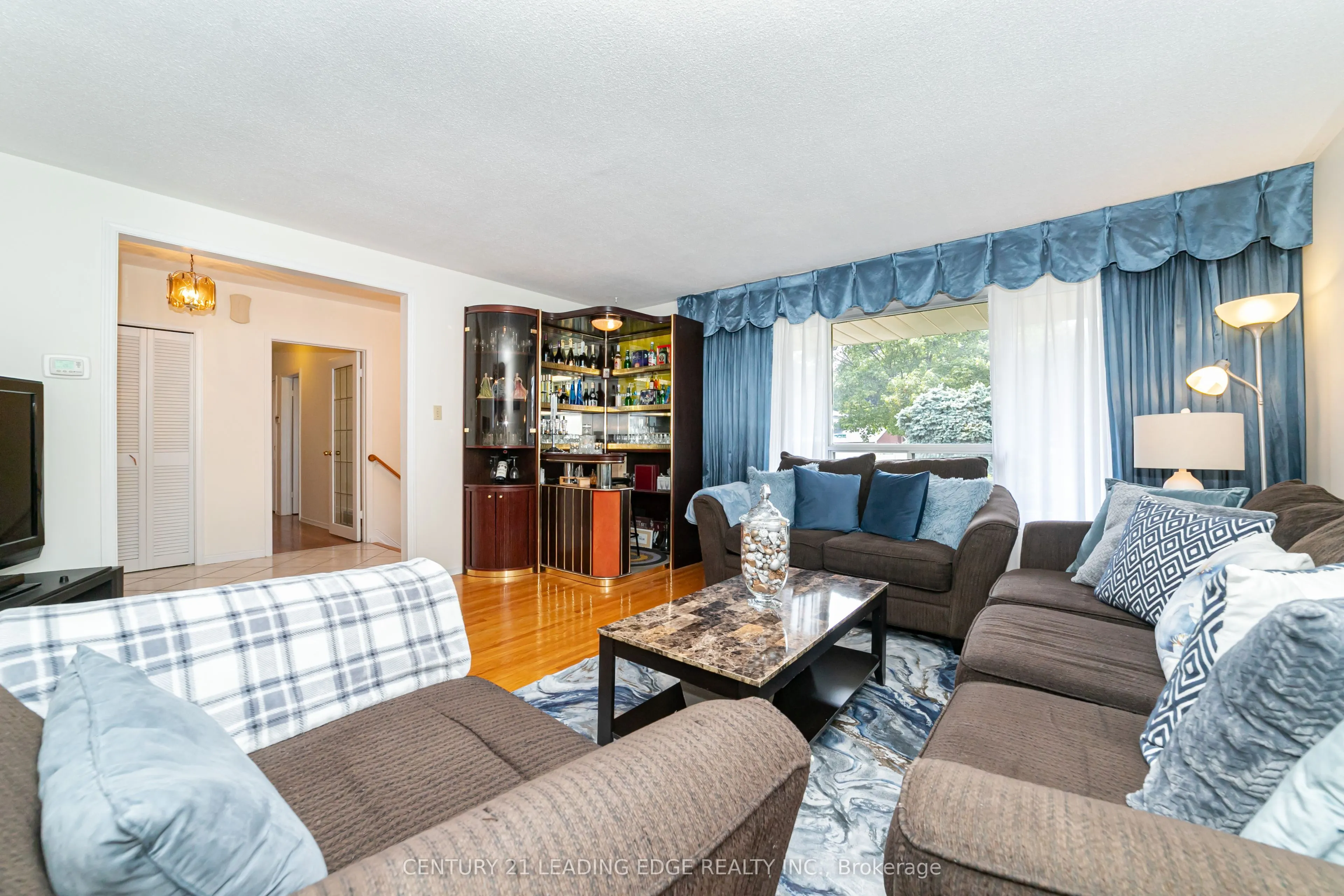43 GLENDOWER Circuit