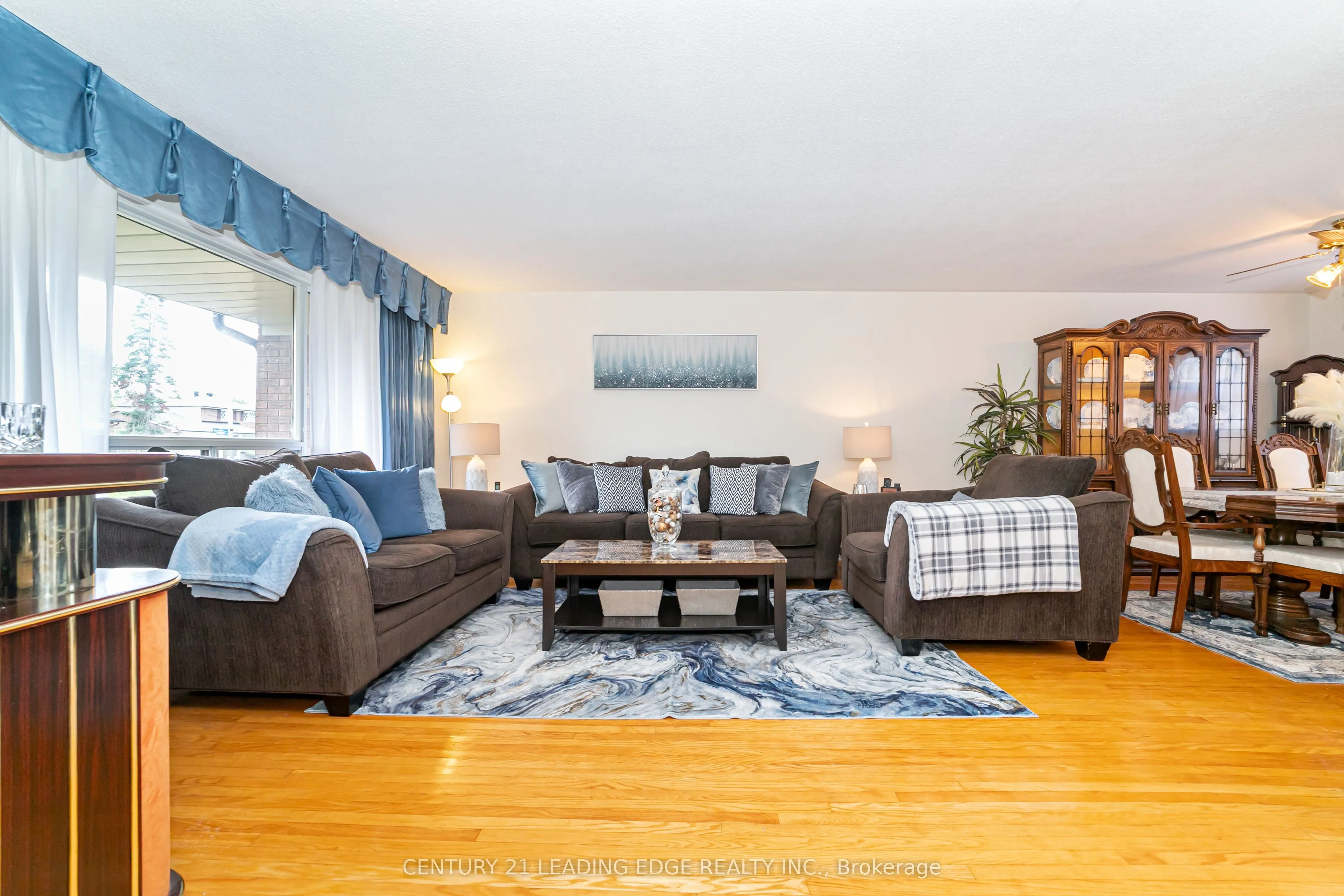 43 GLENDOWER Circuit
