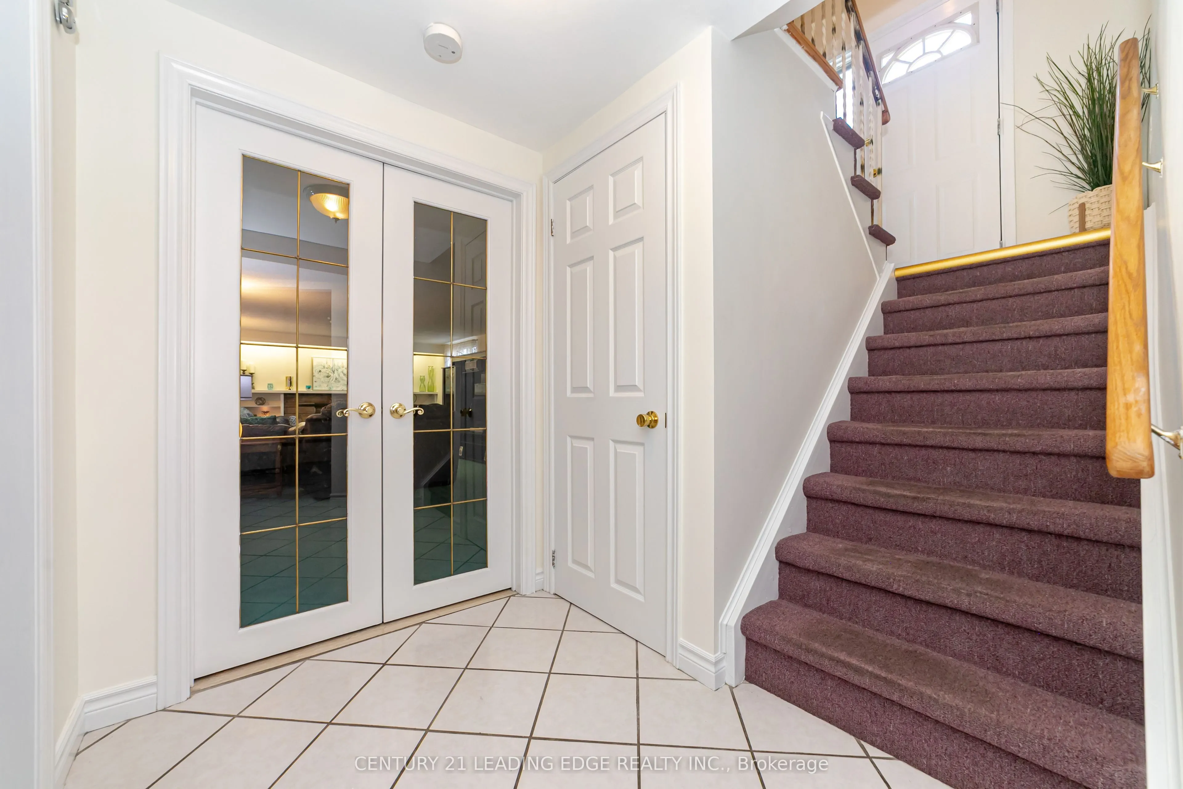 43 GLENDOWER Circuit