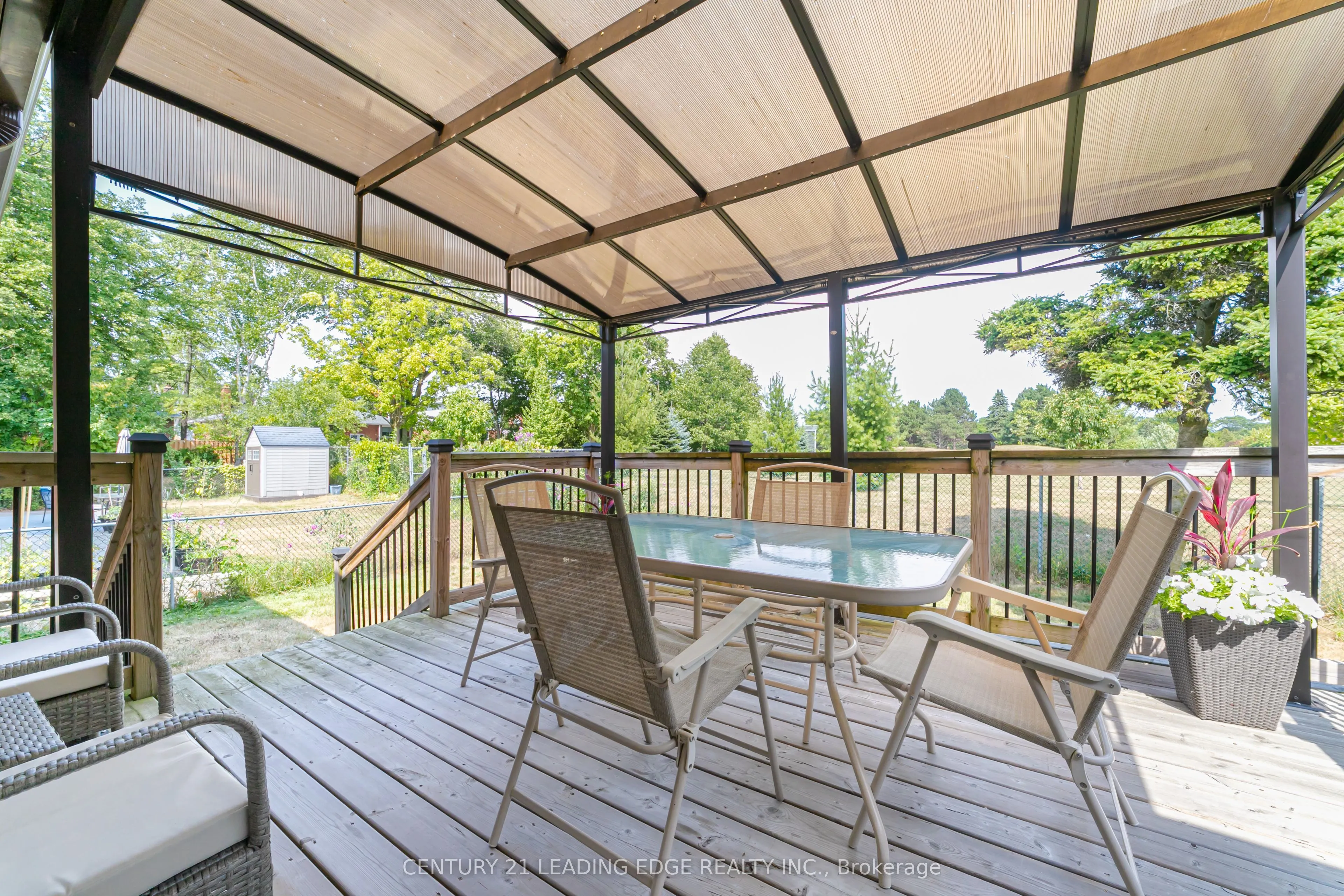 43 GLENDOWER Circuit