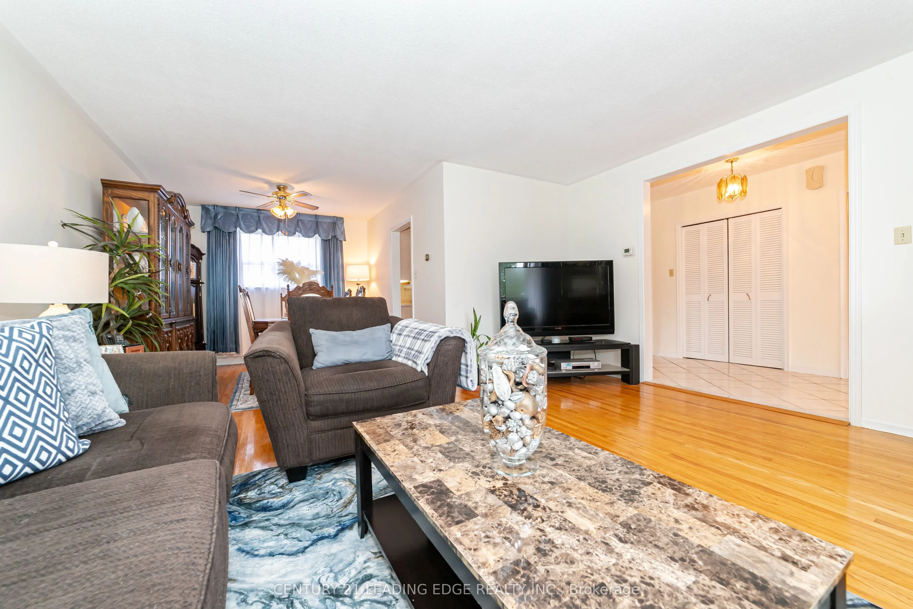 43 GLENDOWER Circuit