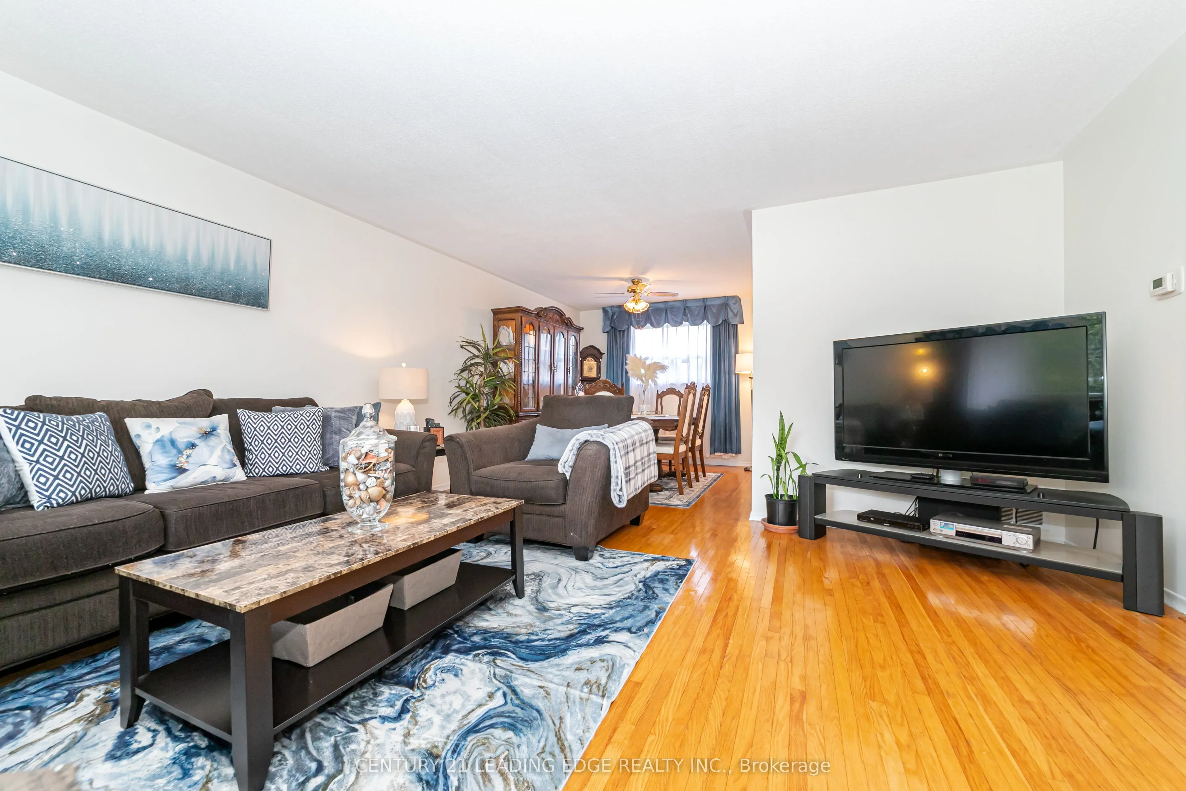 43 GLENDOWER Circuit