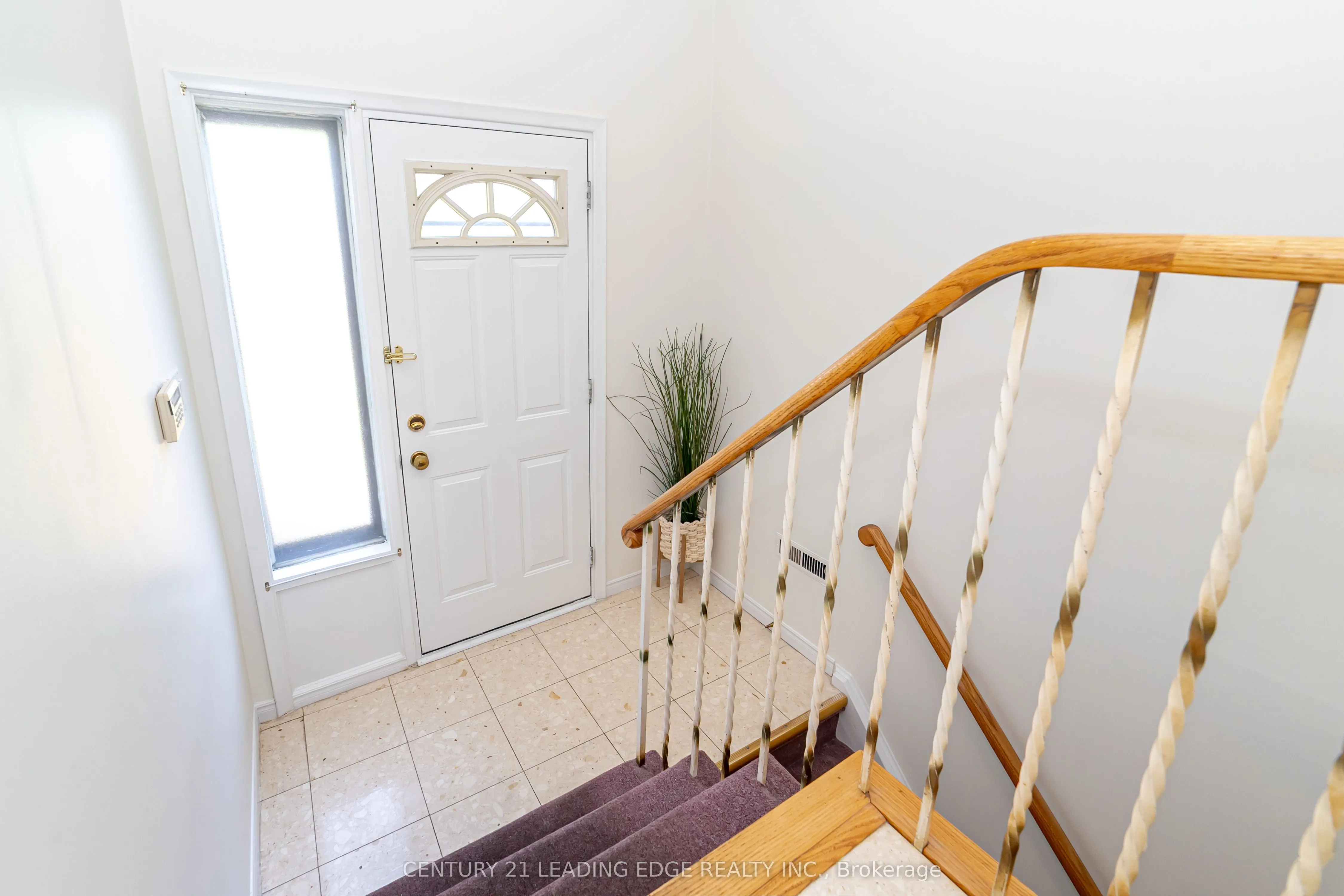 43 GLENDOWER Circuit