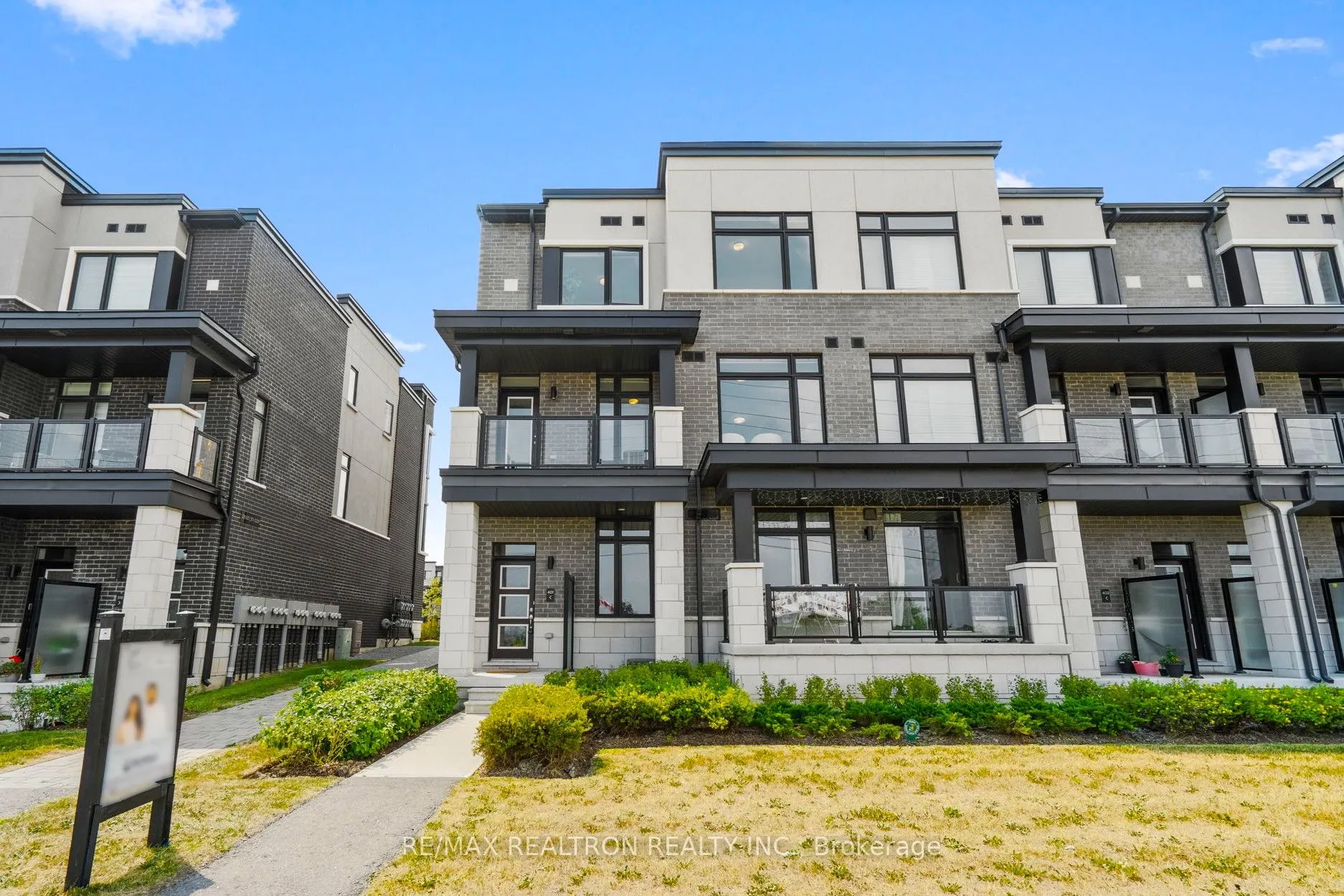 2550 Castlegate Crossing, #401
