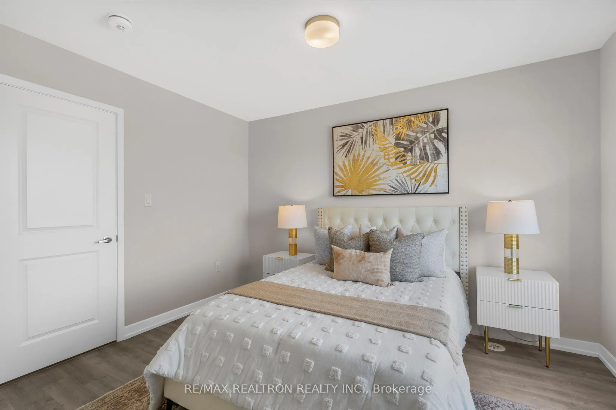 2550 Castlegate Crossing, #401