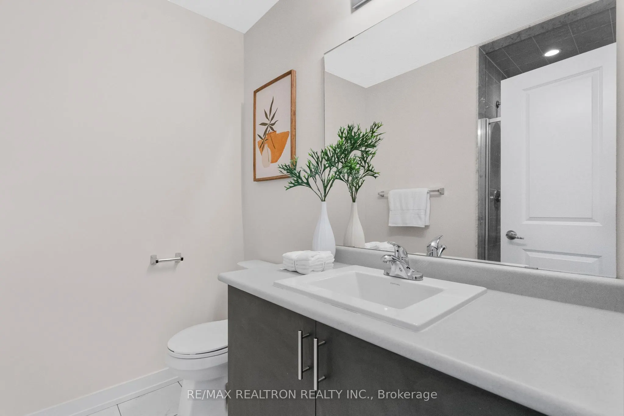 2550 Castlegate Crossing, #401