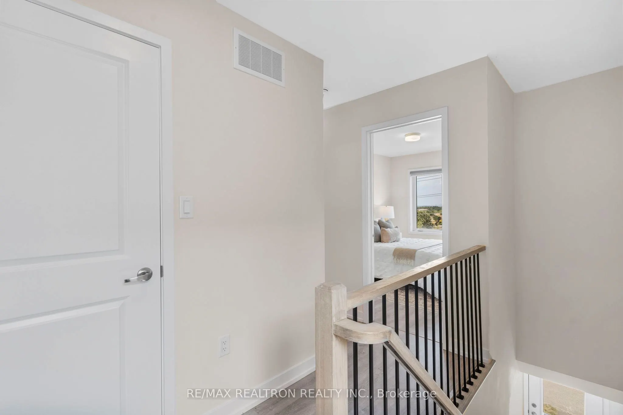 2550 Castlegate Crossing, #401