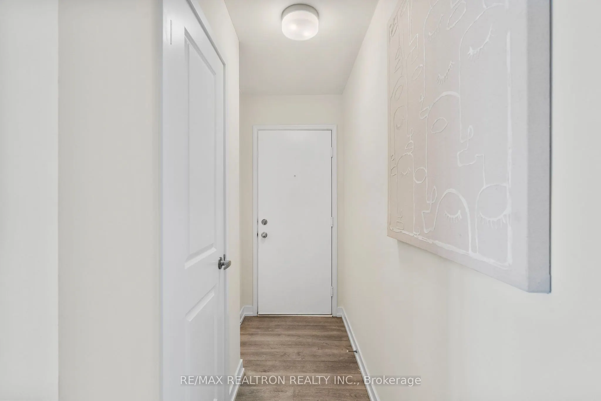 2550 Castlegate Crossing, #401