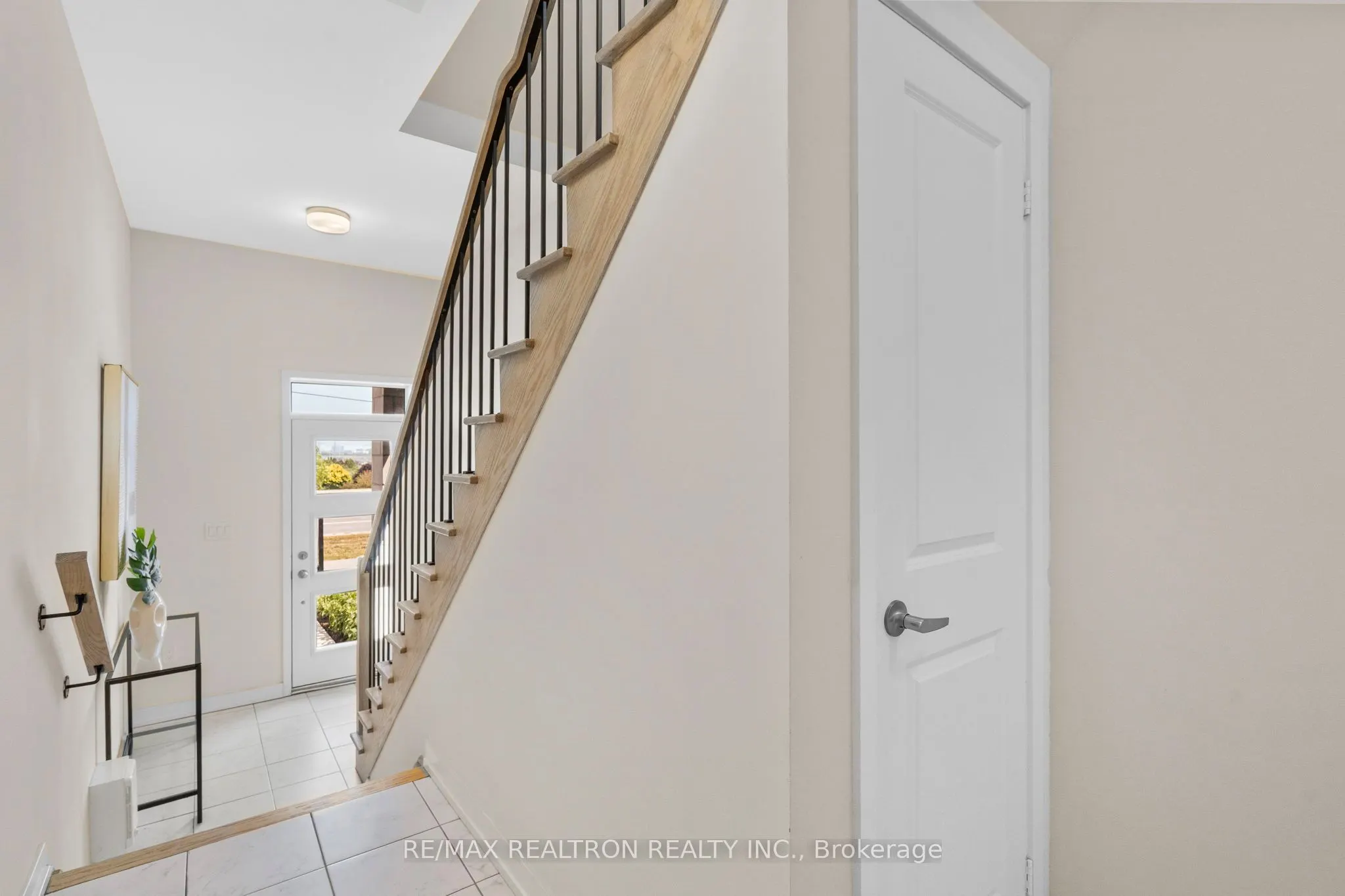 2550 Castlegate Crossing, #401