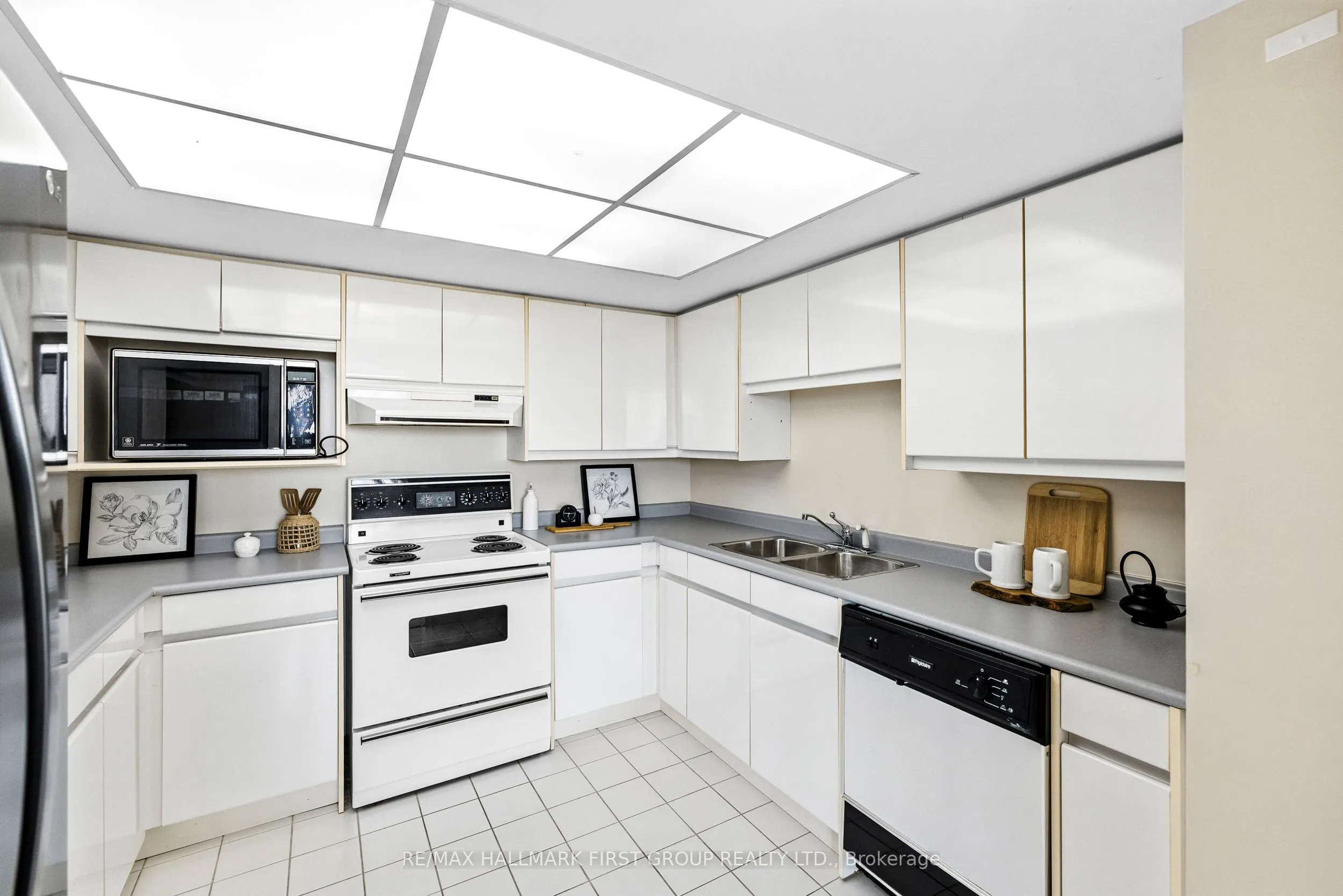 25 Cumberland Lane, #701