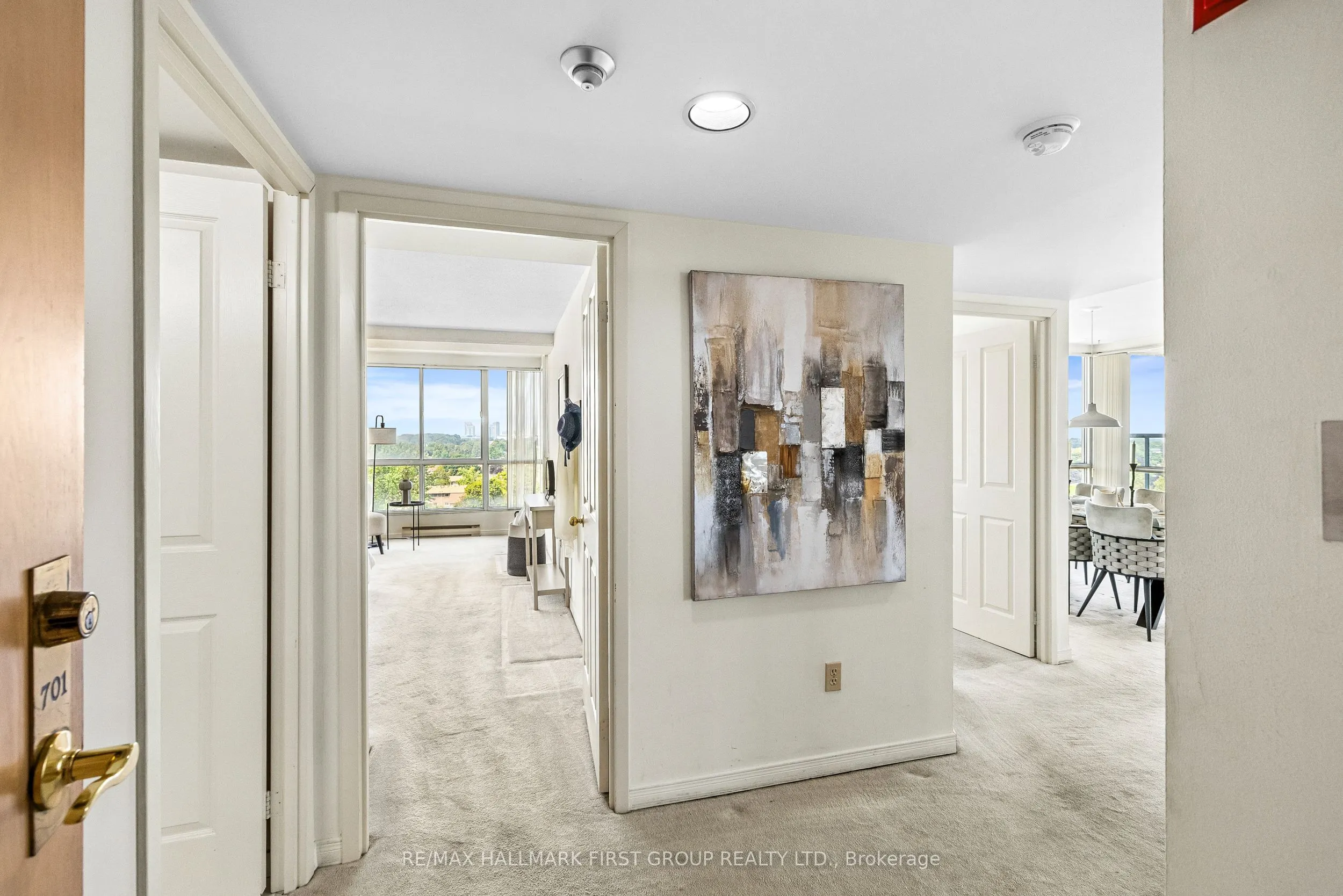 25 Cumberland Lane, #701