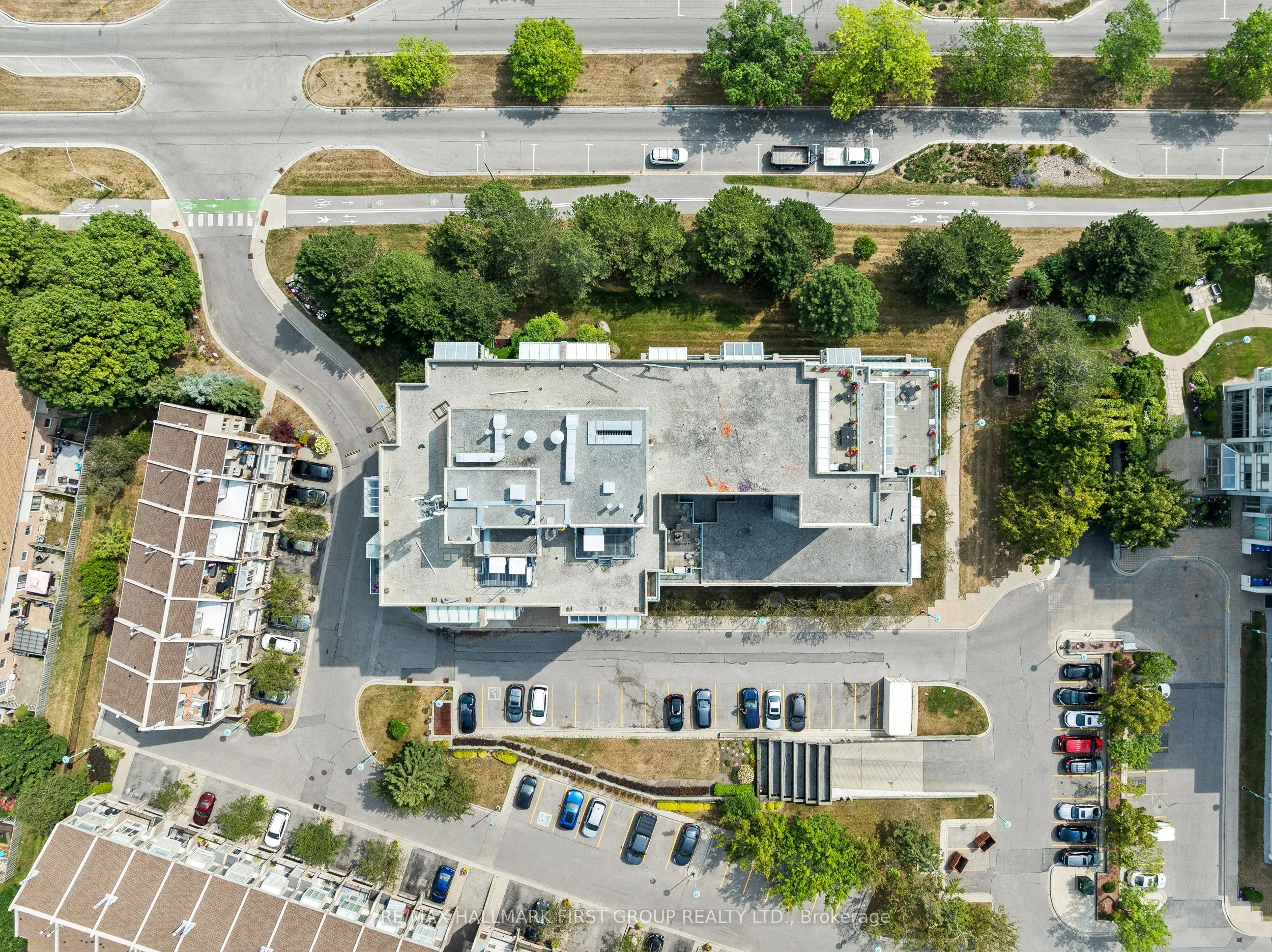 25 Cumberland Lane, #701