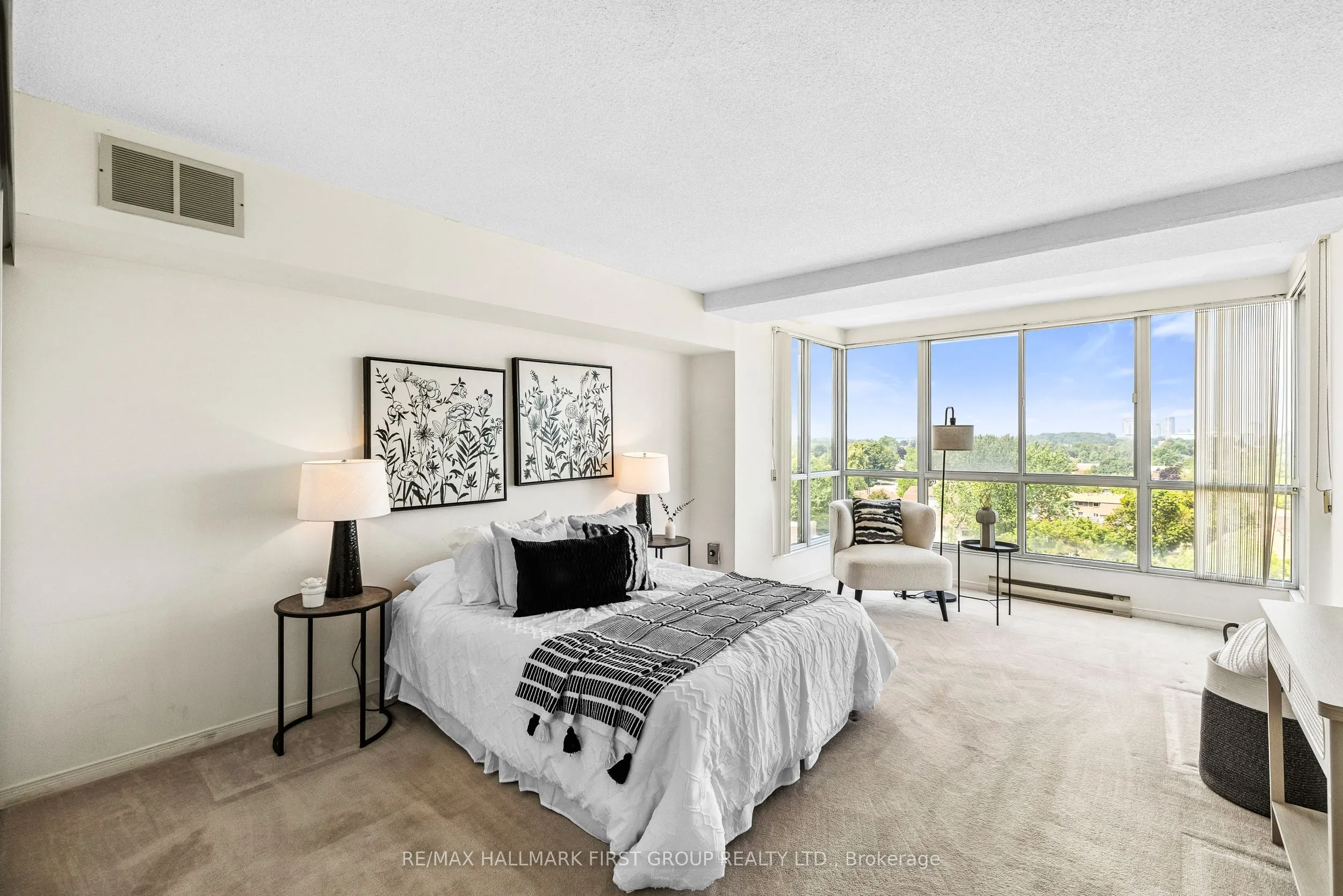 25 Cumberland Lane, #701