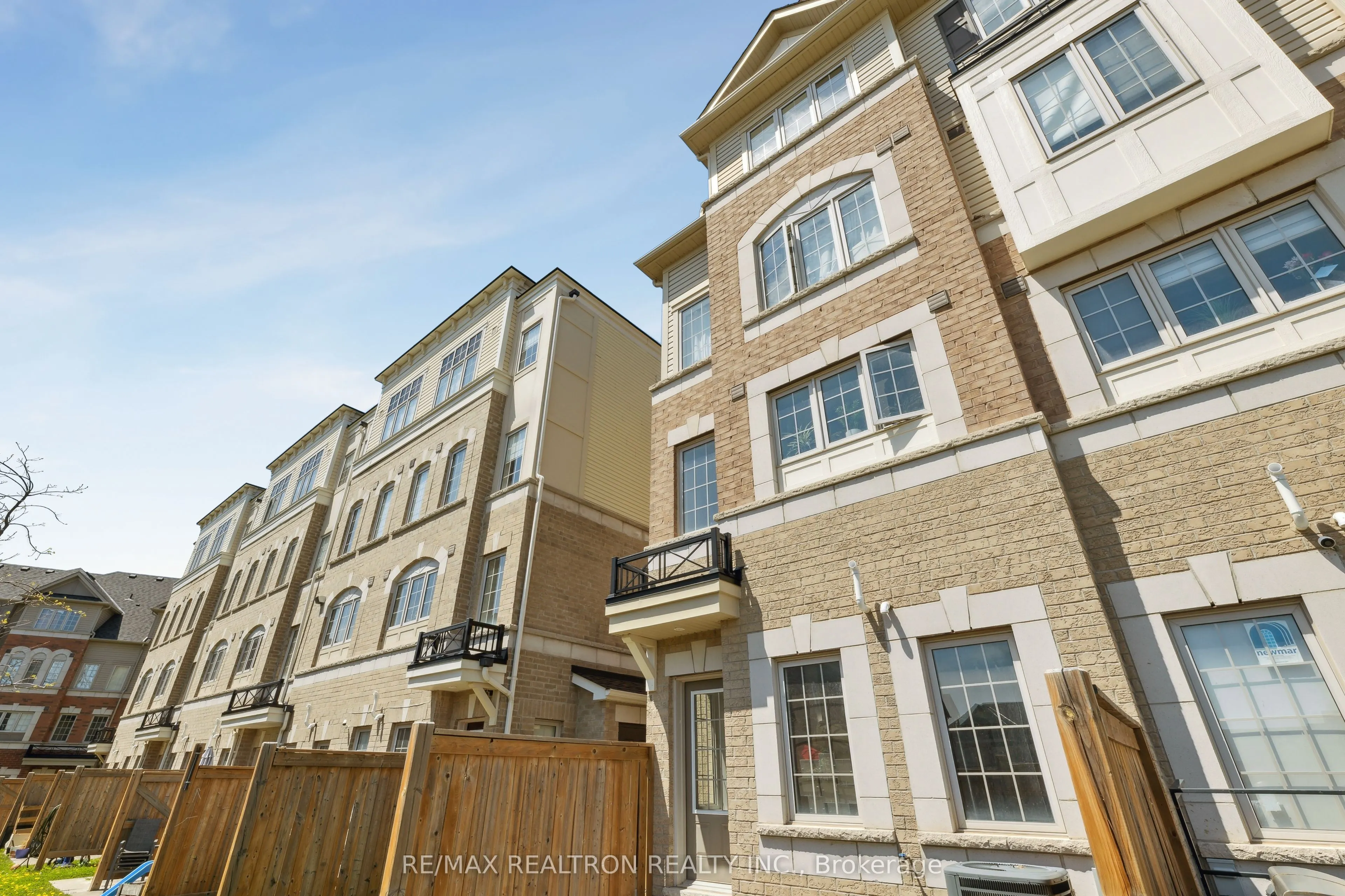 25 Christabelle Path, #369
