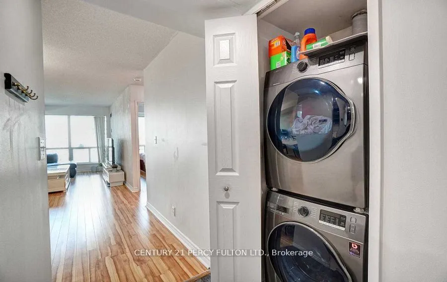 8 Lee Centre Drive, #806