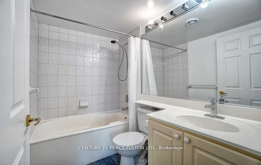 8 Lee Centre Drive, #806