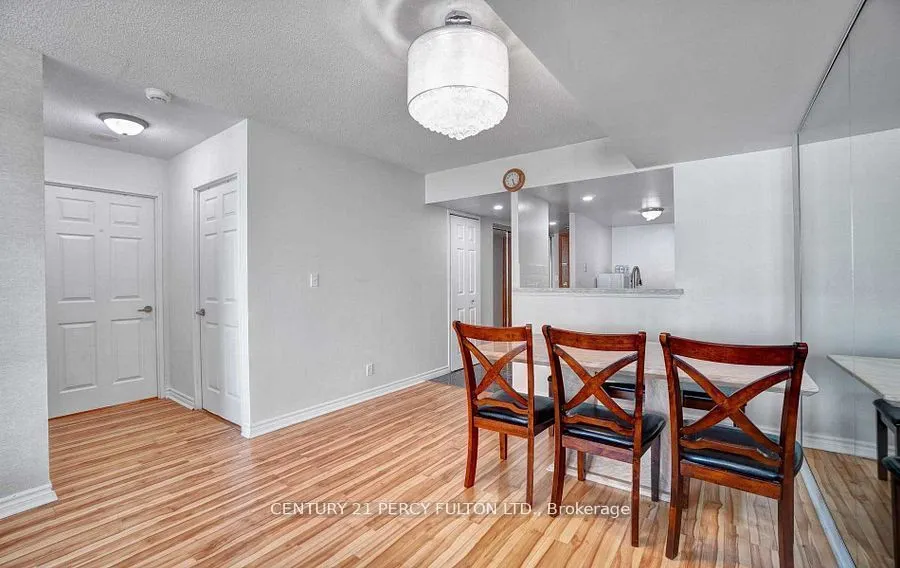 8 Lee Centre Drive, #806