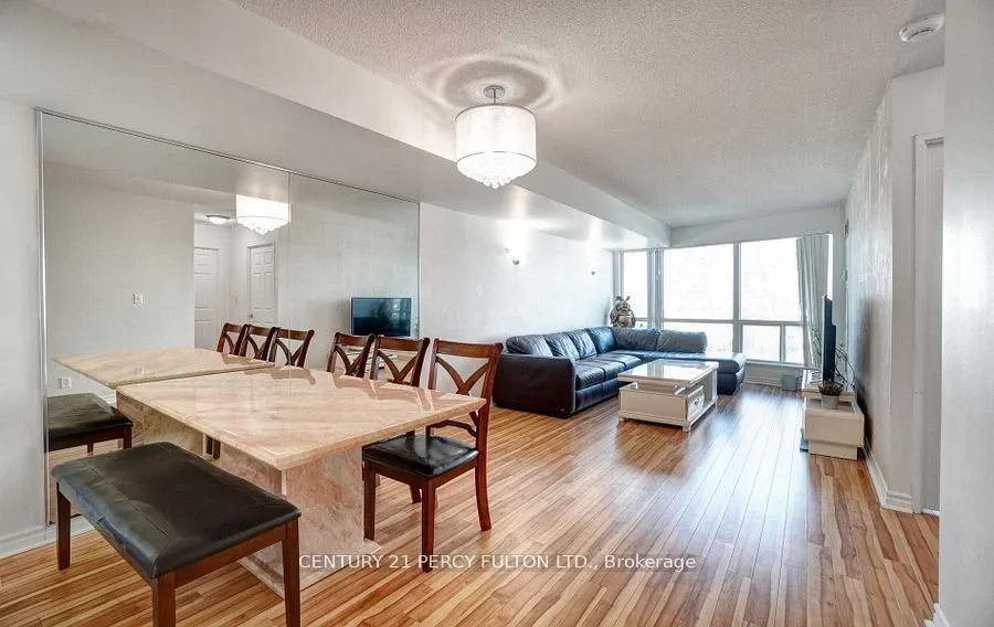 8 Lee Centre Drive, #806