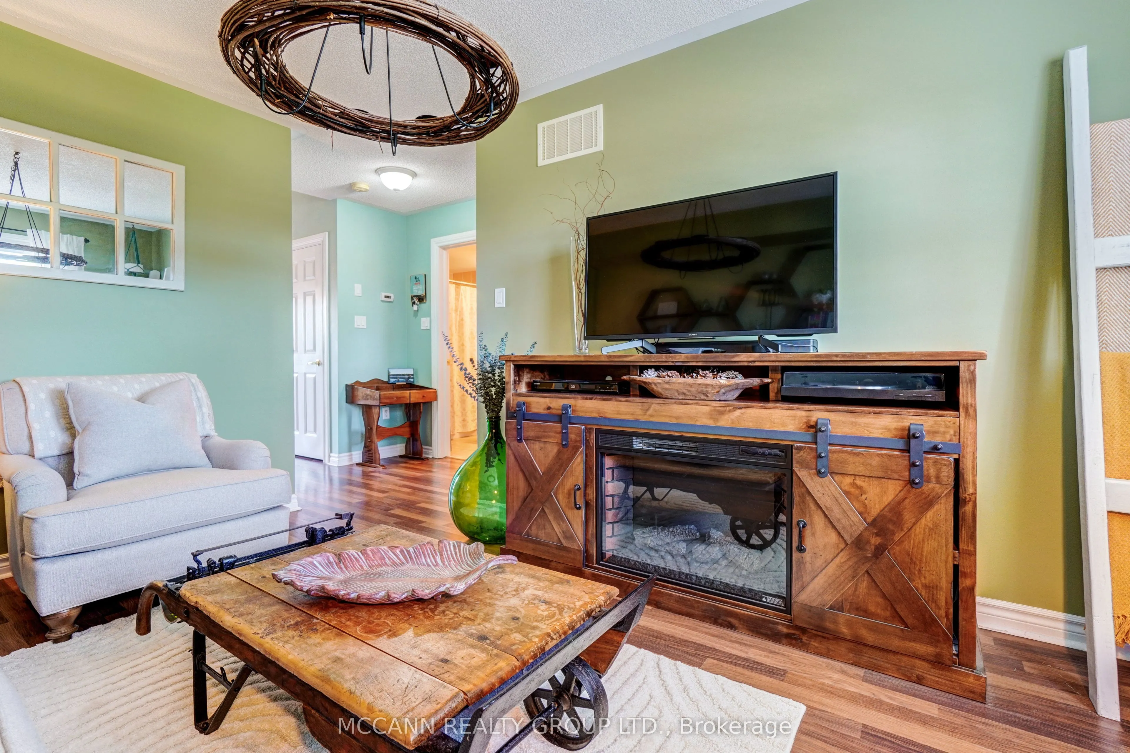 28 Wicker Park Way