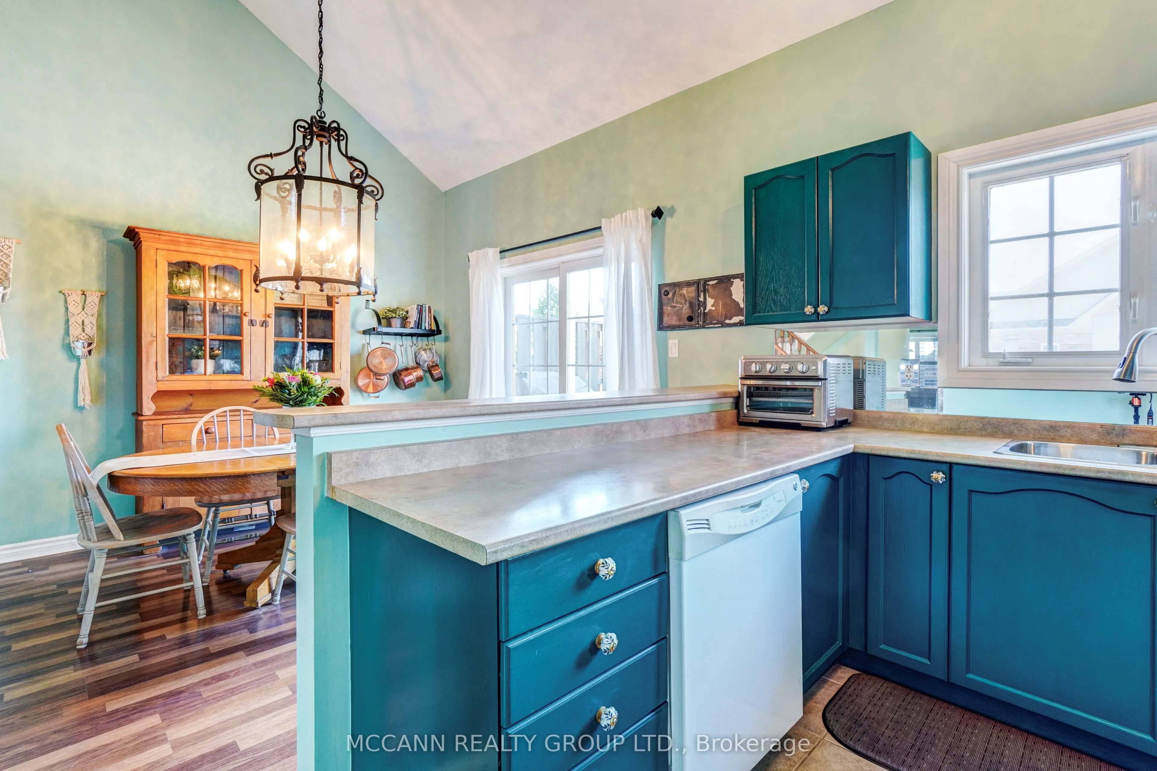 28 Wicker Park Way
