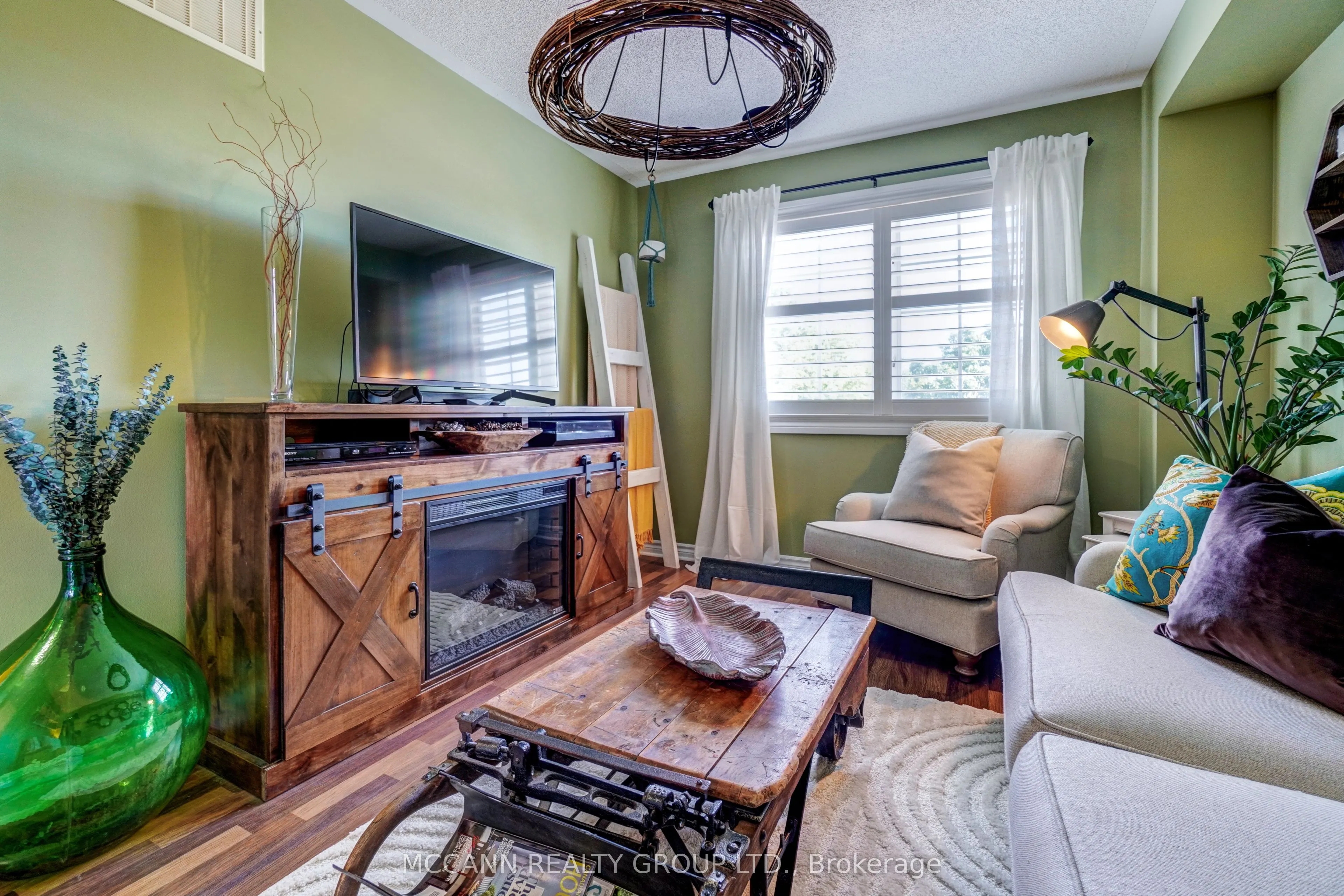 28 Wicker Park Way