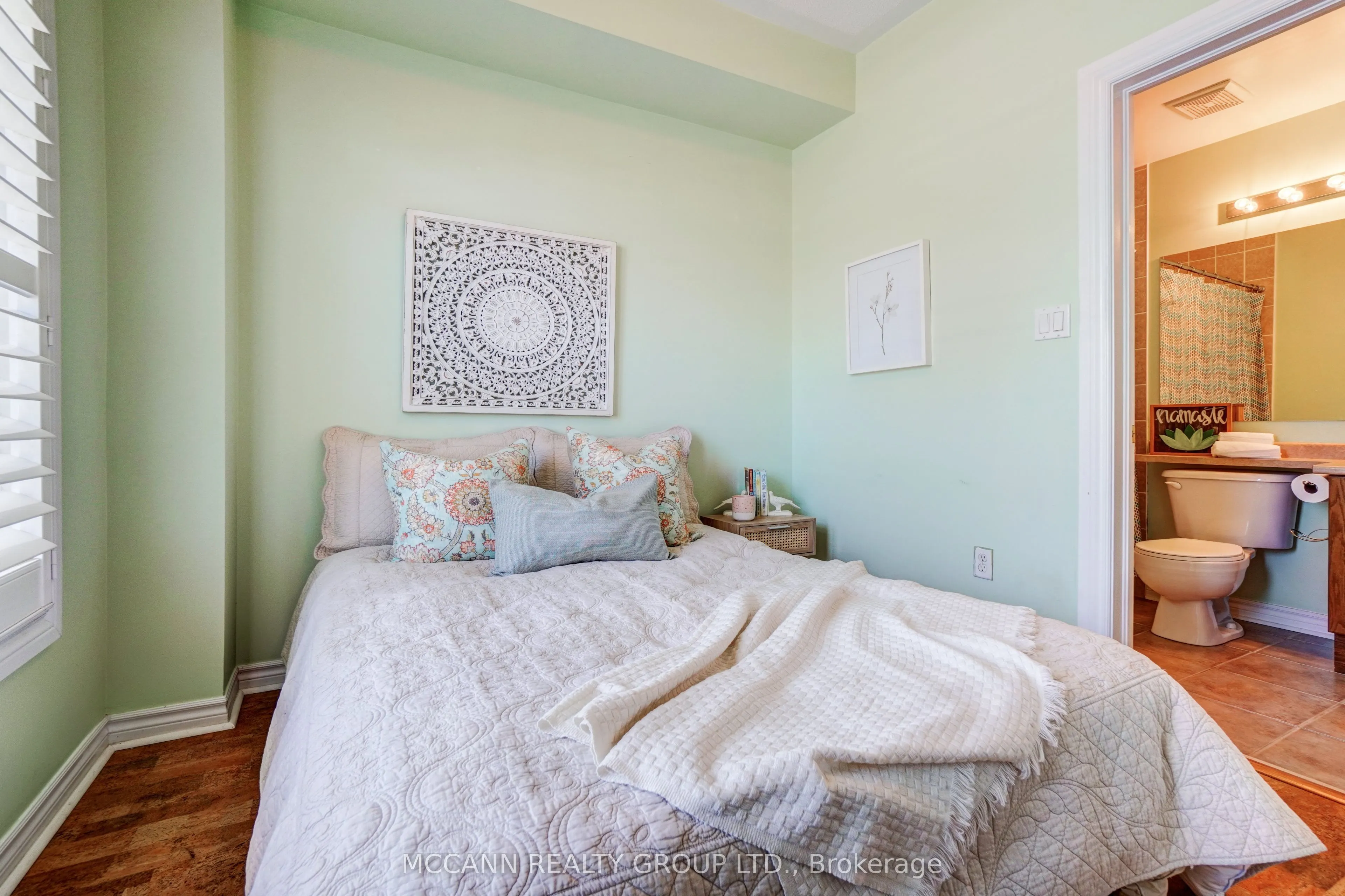 28 Wicker Park Way
