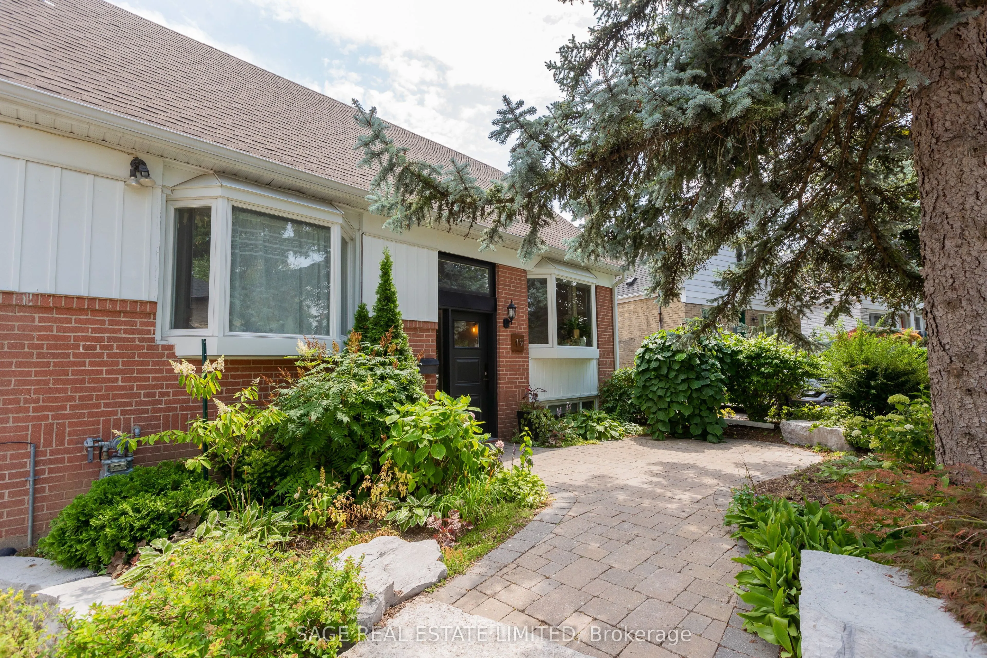 19 Twin Pauls Crescent