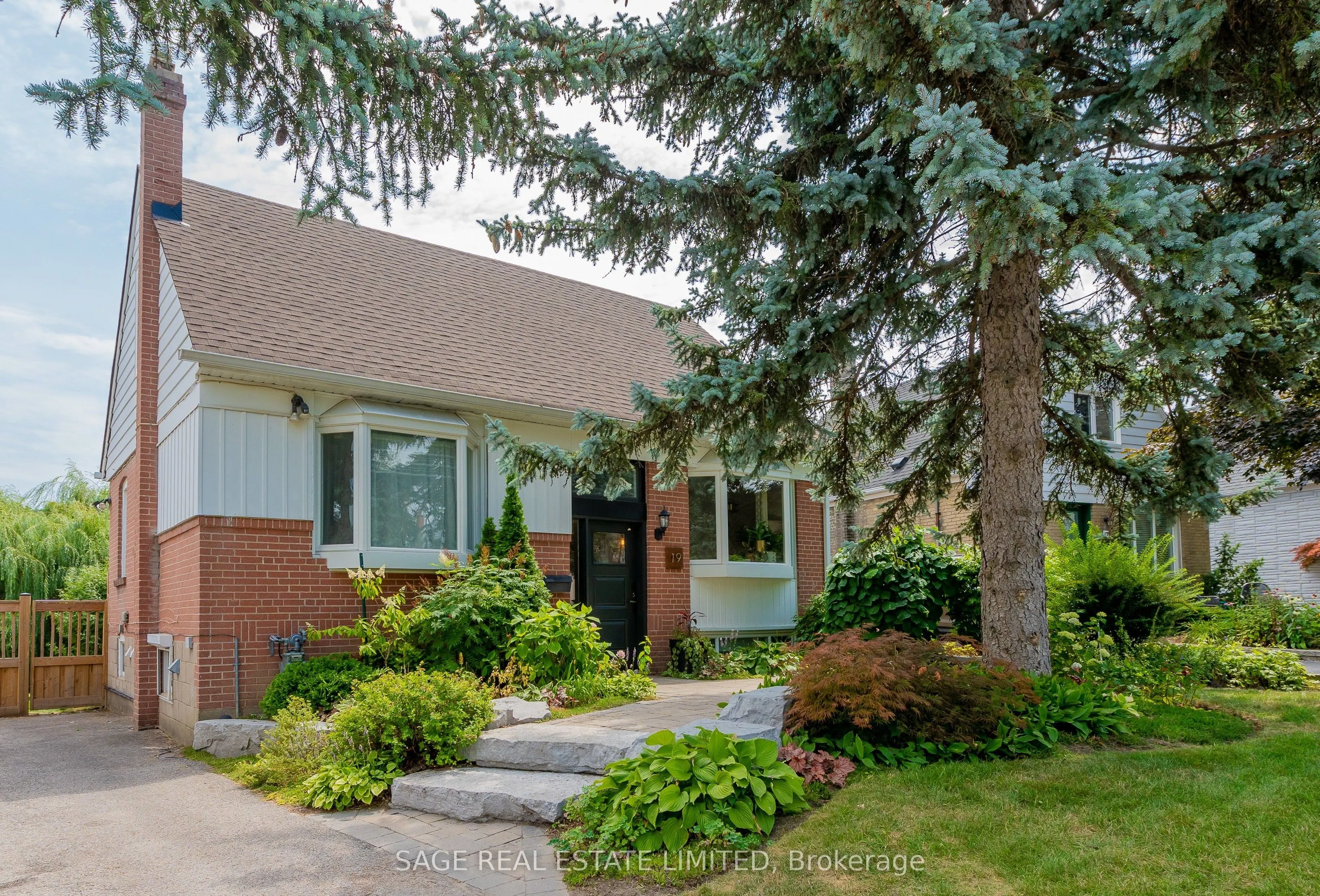 19 Twin Pauls Crescent