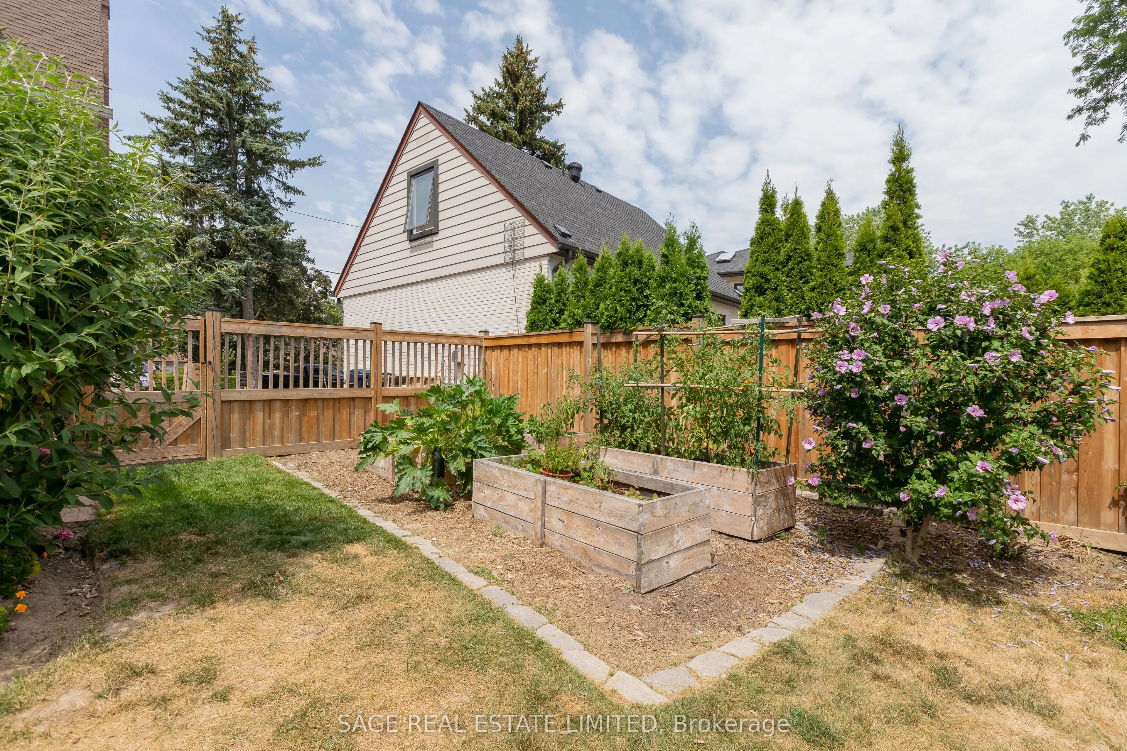 19 Twin Pauls Crescent