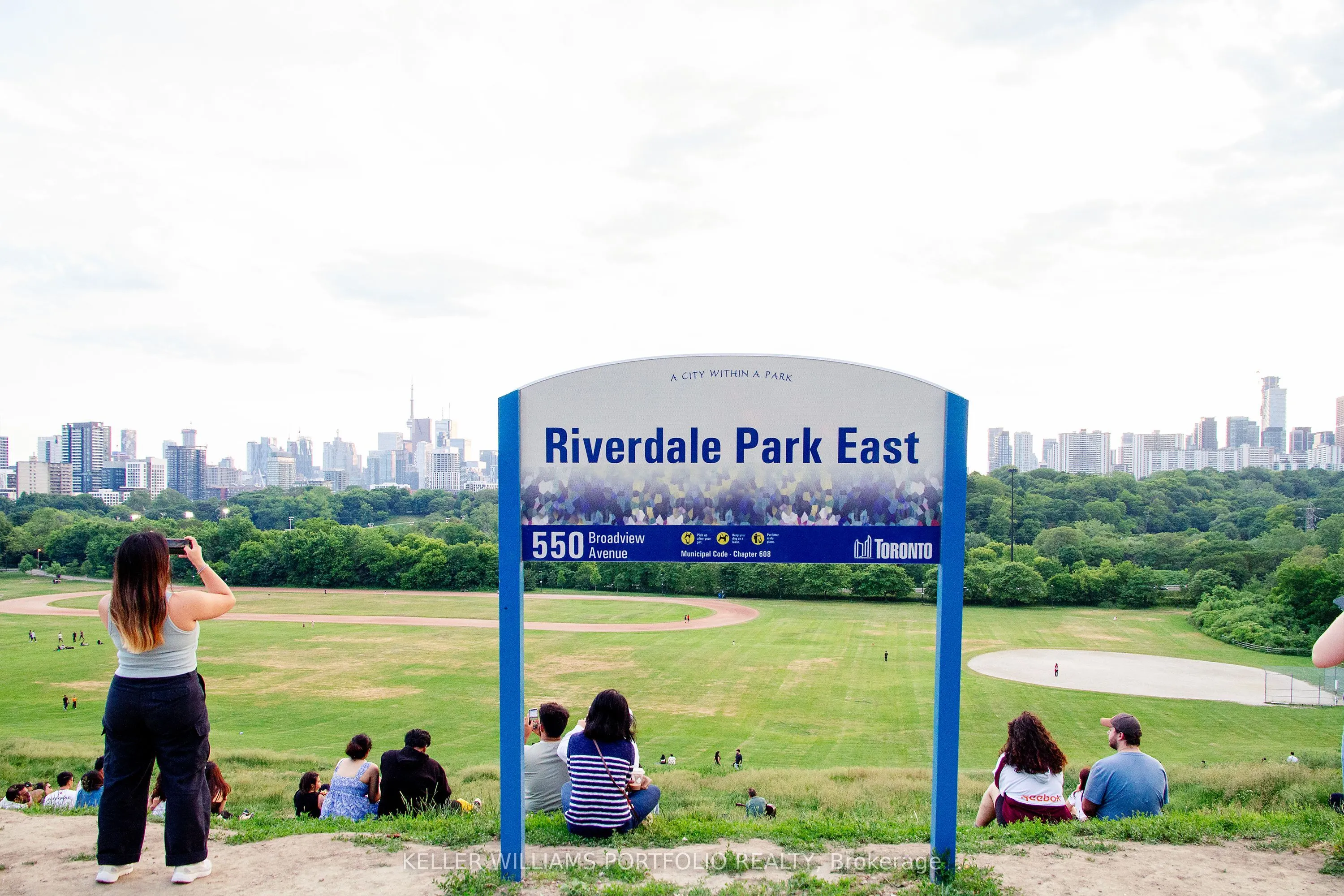 1201 Dundas Street E, #706