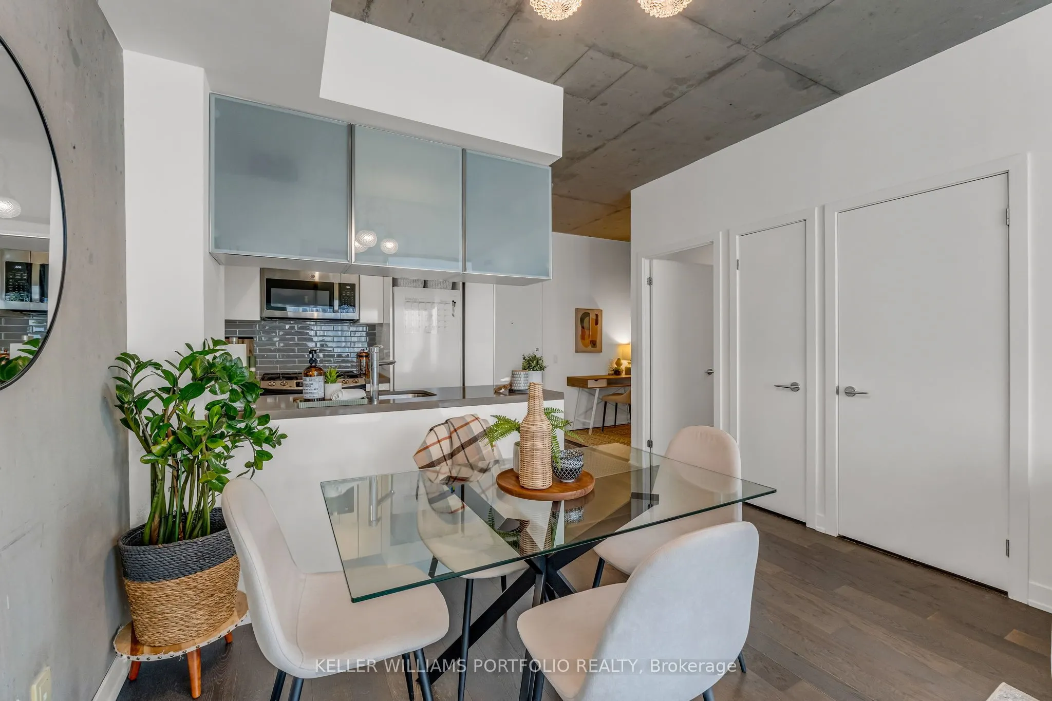 1201 Dundas Street E, #706