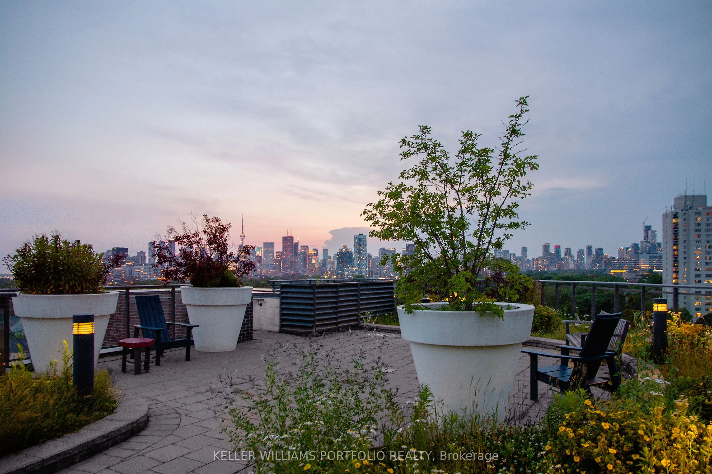 1201 Dundas Street E, #706