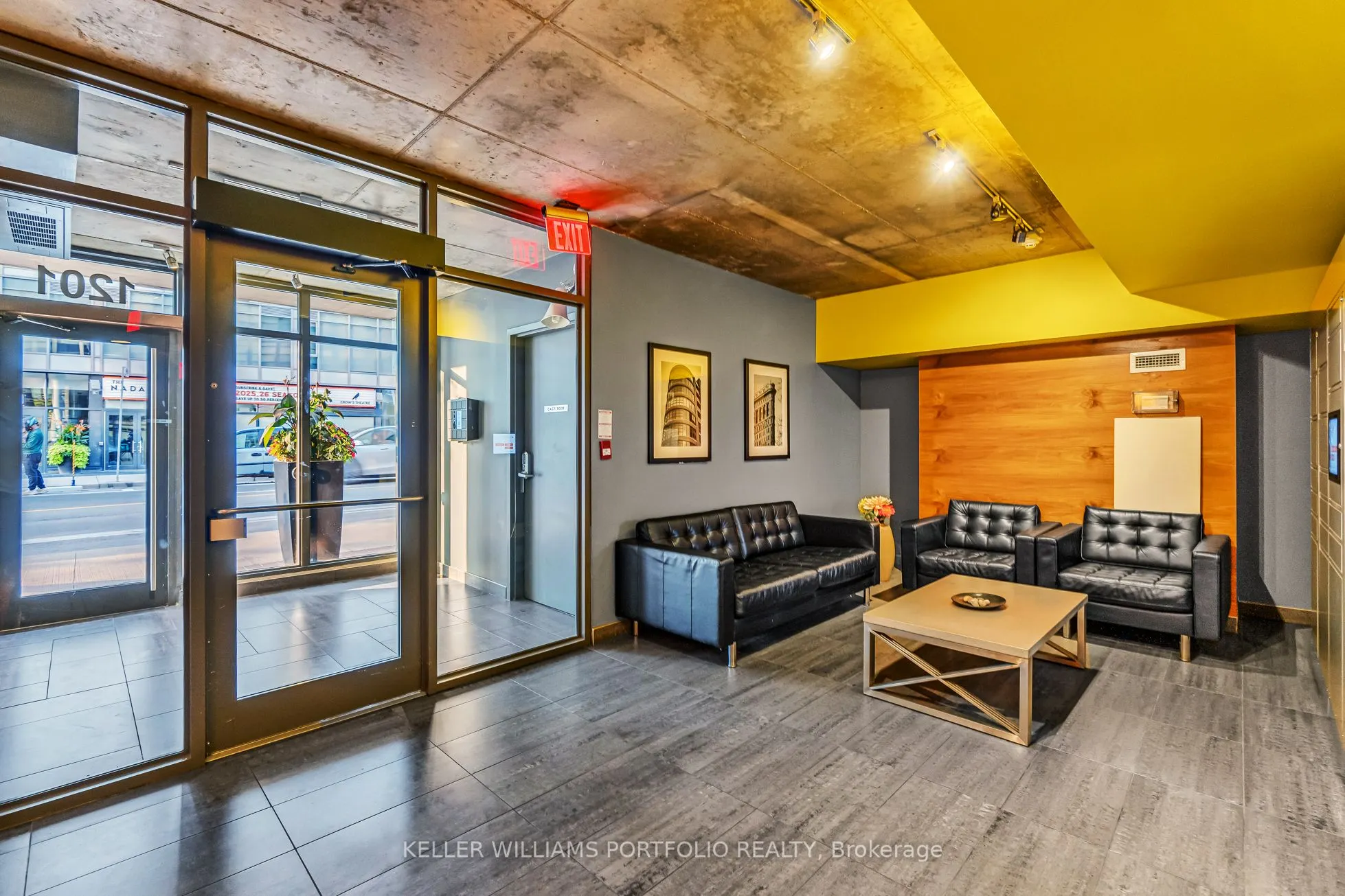 1201 Dundas Street E, #706