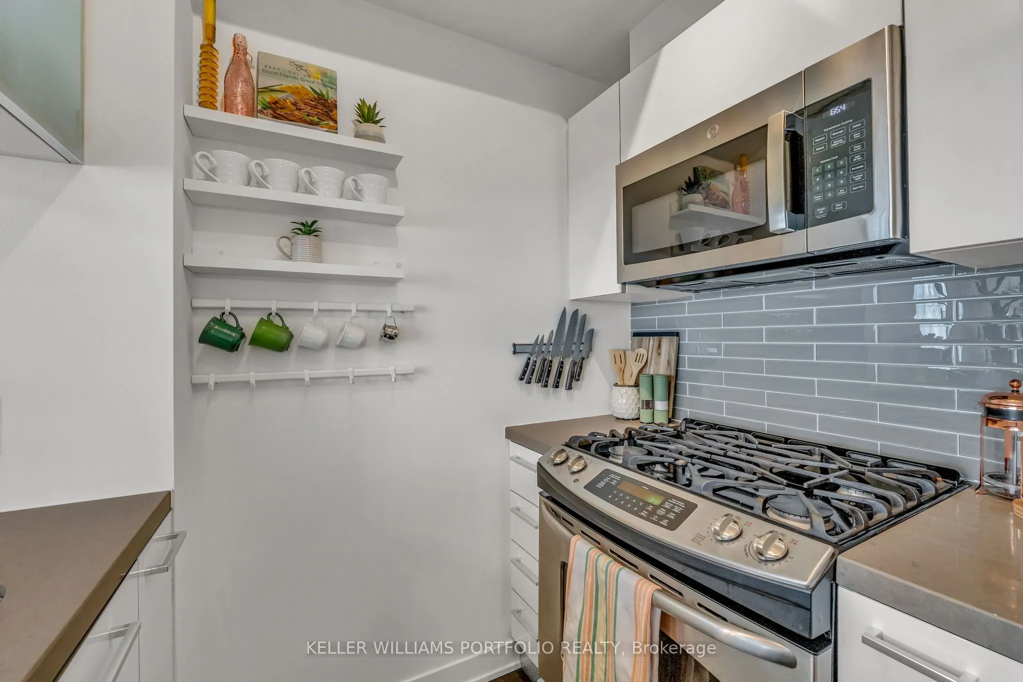 1201 Dundas Street E, #706
