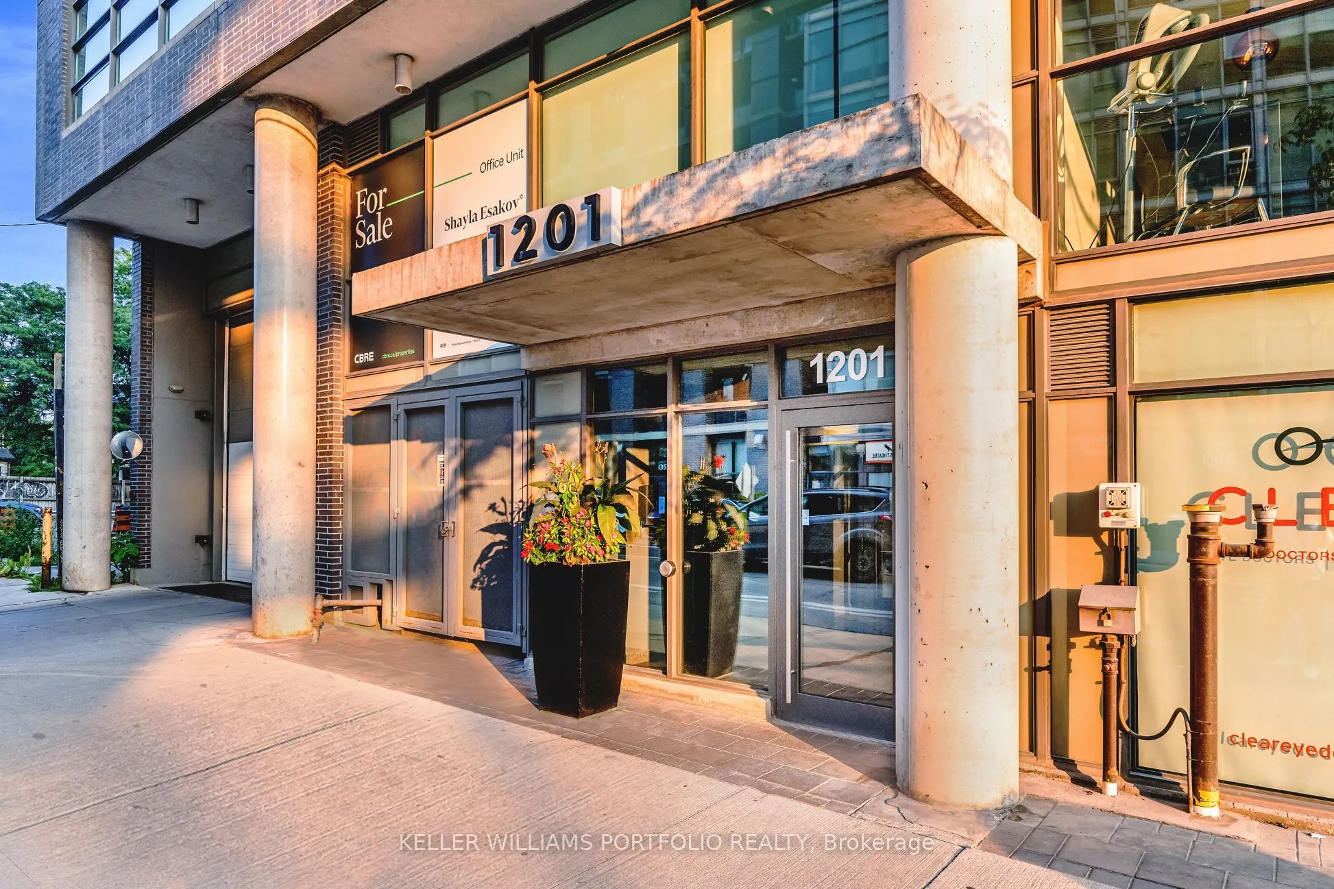 1201 Dundas Street E, #706