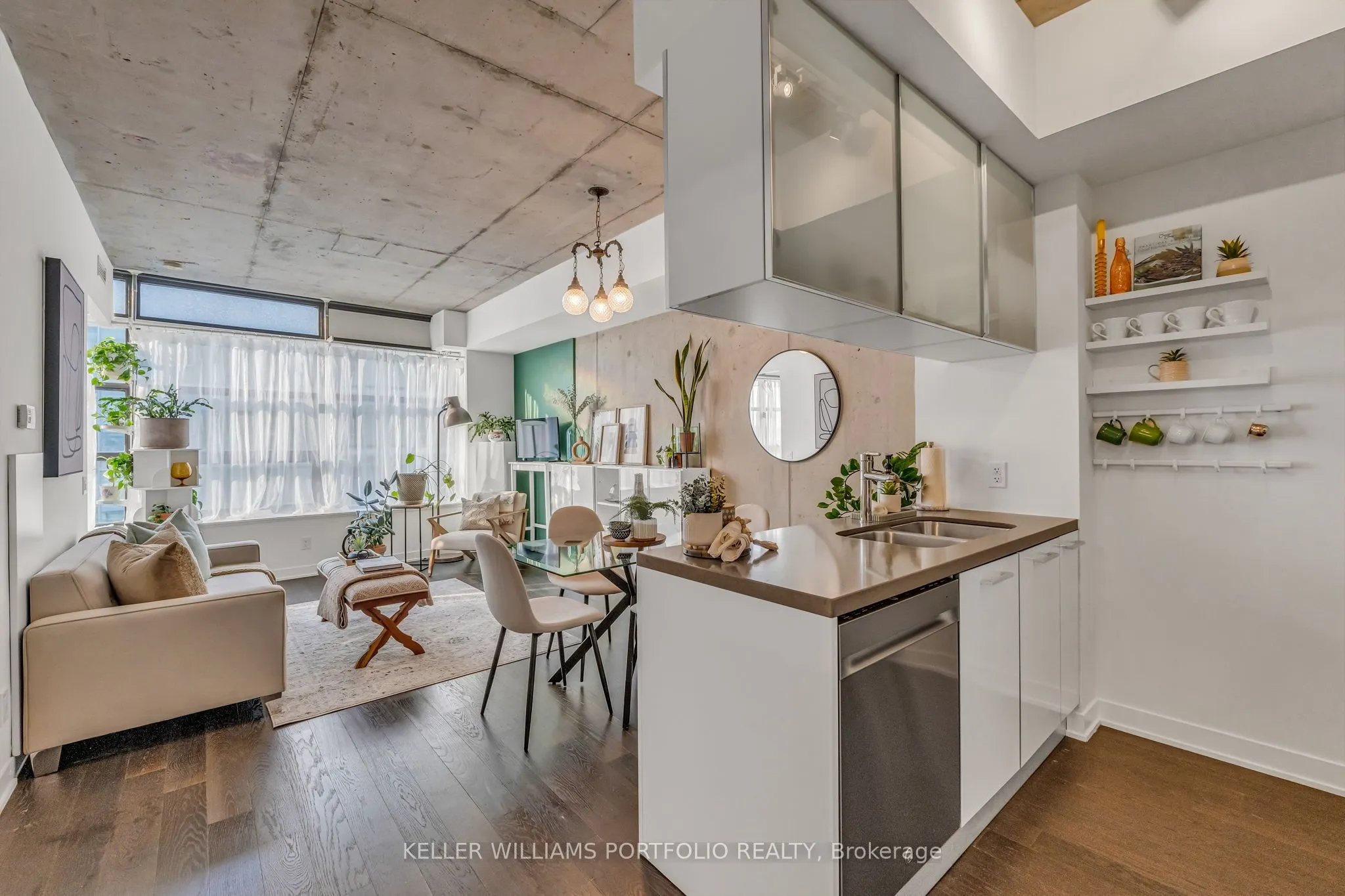 1201 Dundas Street E, #706
